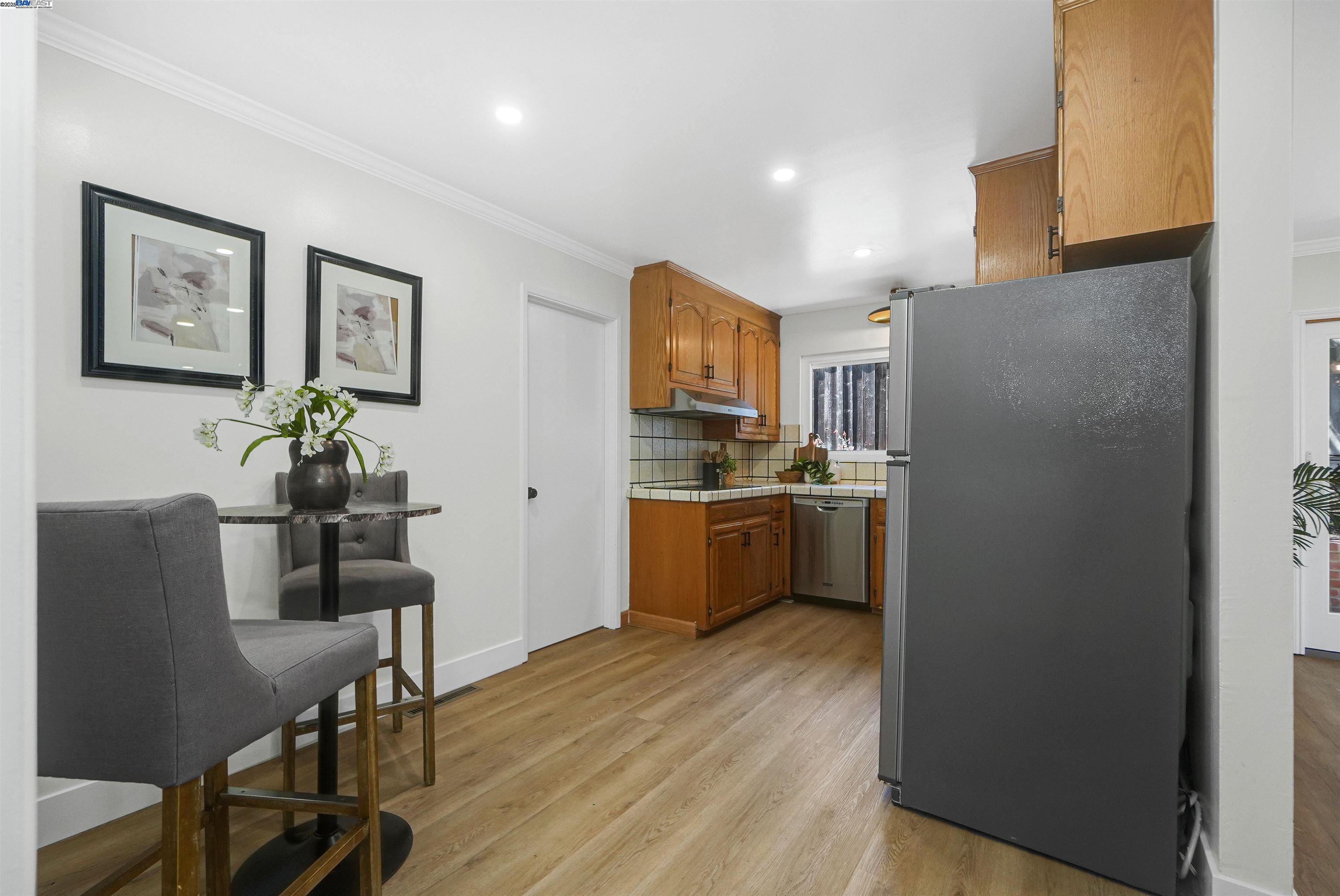 Detail Gallery Image 12 of 59 For 5320 Nash Way, Castro Valley,  CA 94546 - 3 Beds | 2 Baths