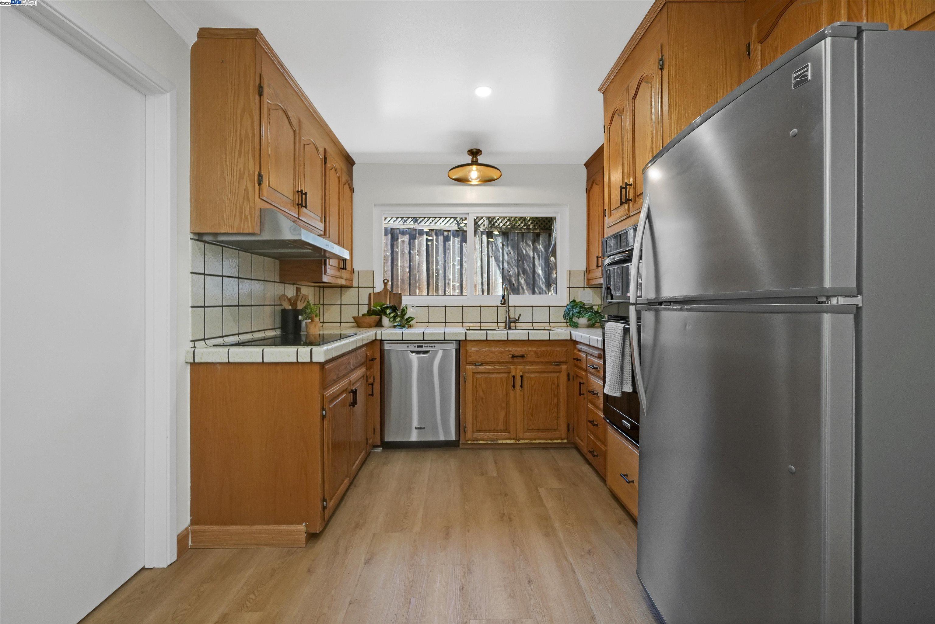 Detail Gallery Image 14 of 59 For 5320 Nash Way, Castro Valley,  CA 94546 - 3 Beds | 2 Baths