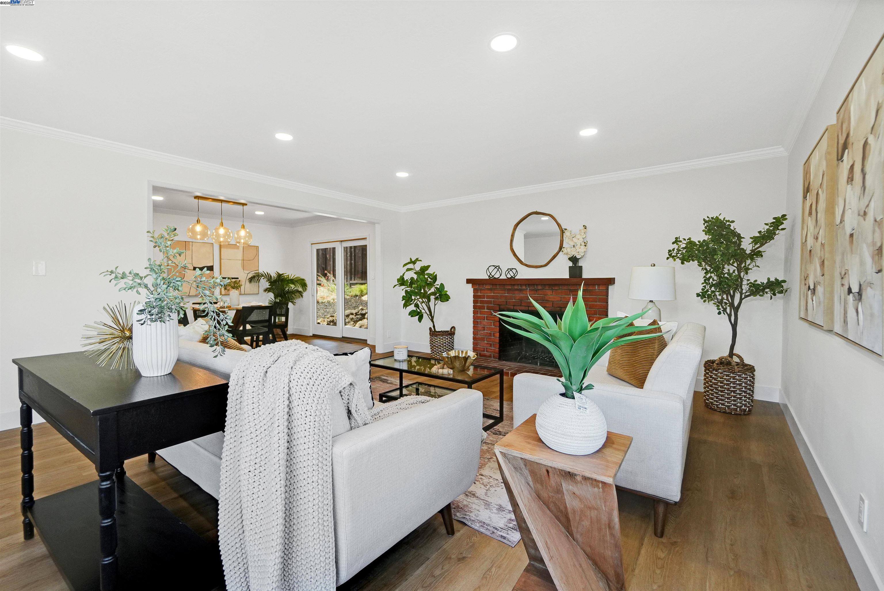 Detail Gallery Image 4 of 59 For 5320 Nash Way, Castro Valley,  CA 94546 - 3 Beds | 2 Baths
