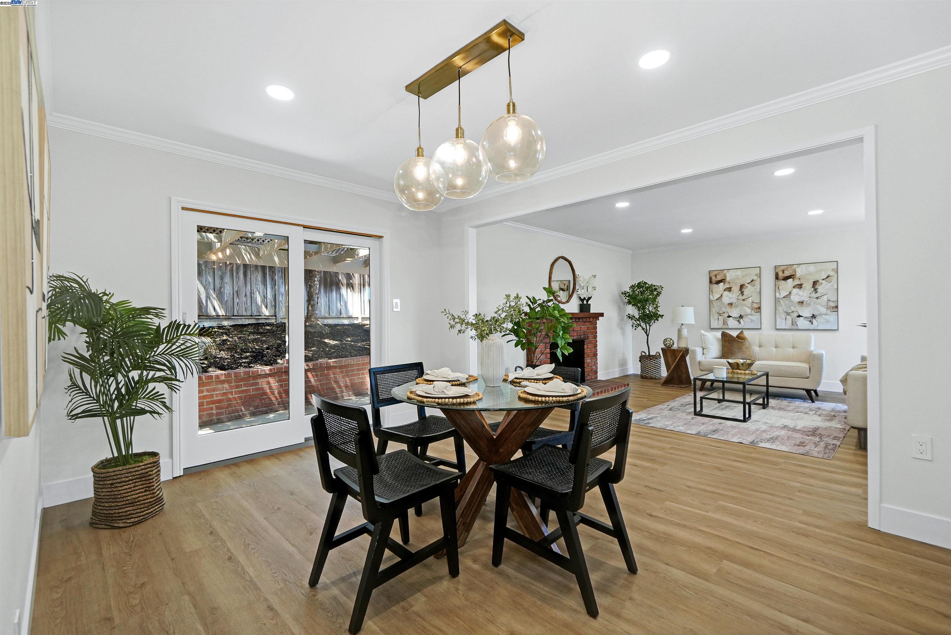 Detail Gallery Image 8 of 59 For 5320 Nash Way, Castro Valley,  CA 94546 - 3 Beds | 2 Baths