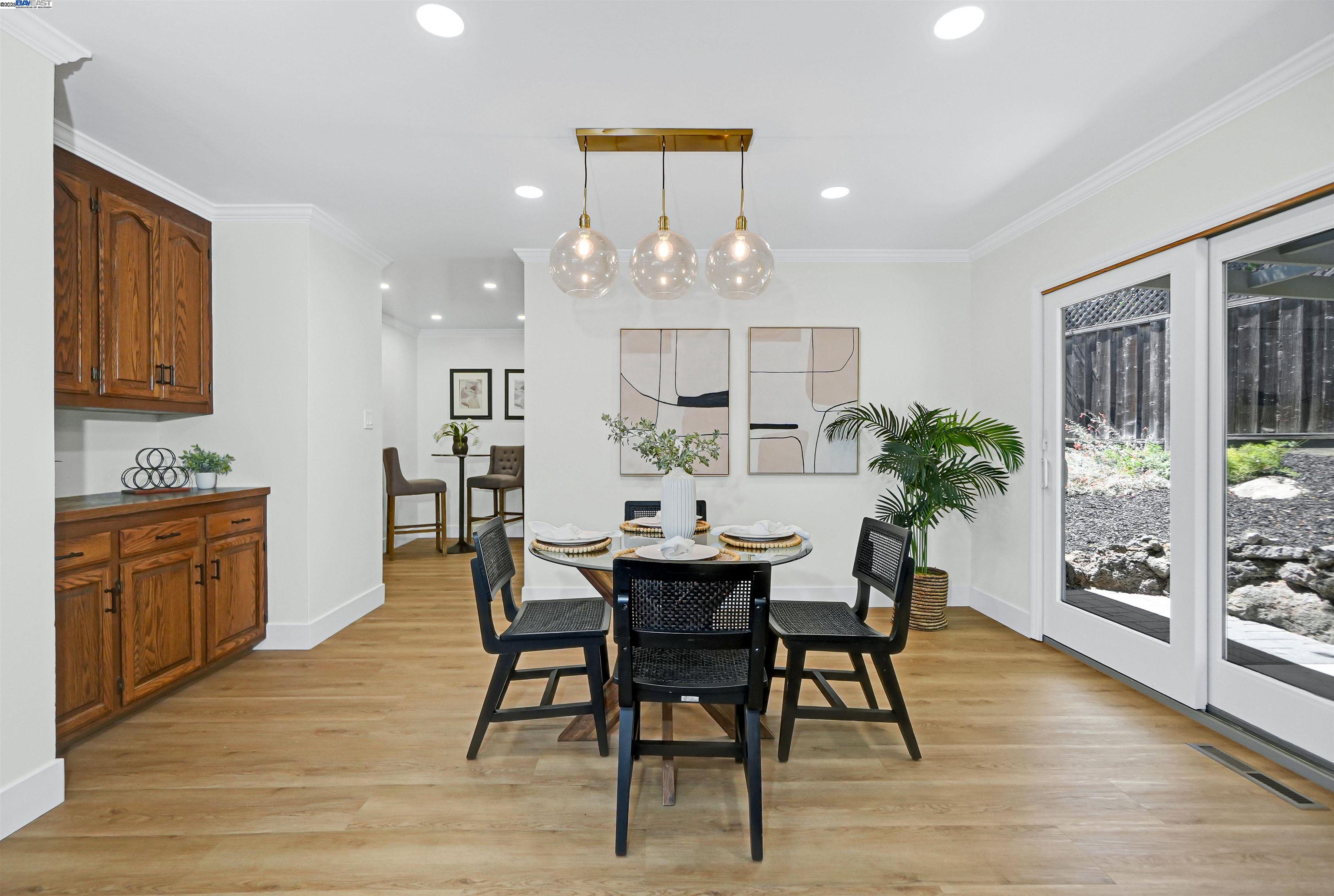 Detail Gallery Image 9 of 59 For 5320 Nash Way, Castro Valley,  CA 94546 - 3 Beds | 2 Baths