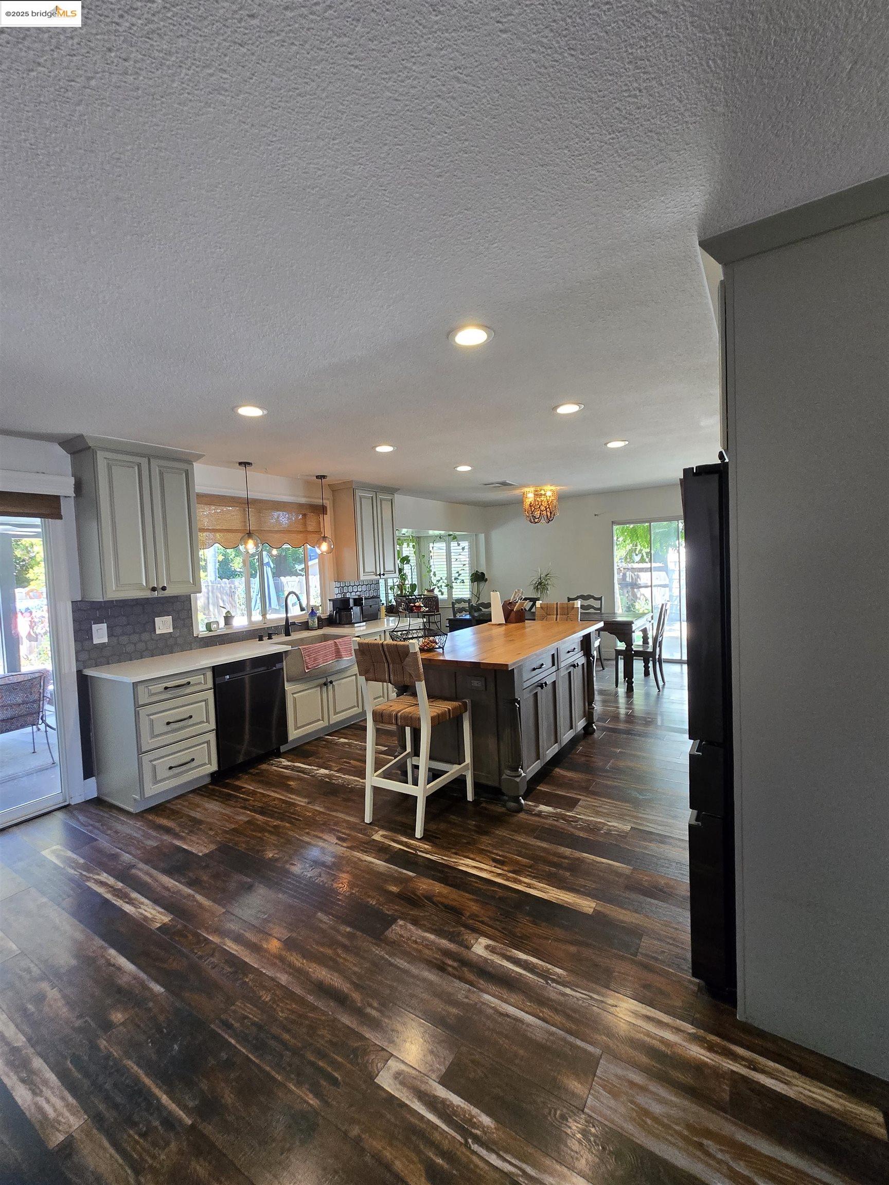 Detail Gallery Image 6 of 33 For 512 Corte Alta, Vacaville,  CA 95688 - 4 Beds | 2 Baths