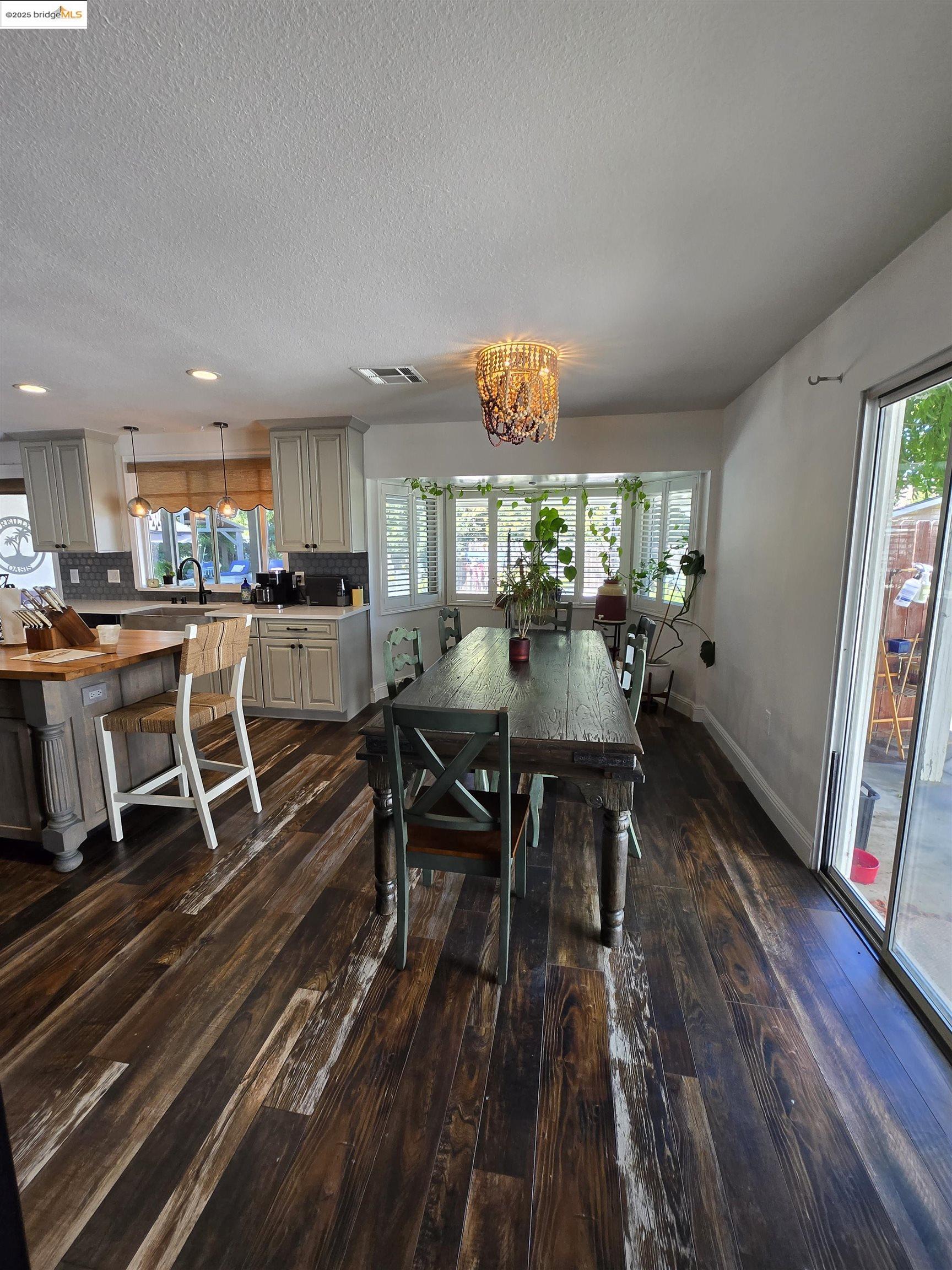 Detail Gallery Image 8 of 33 For 512 Corte Alta, Vacaville,  CA 95688 - 4 Beds | 2 Baths