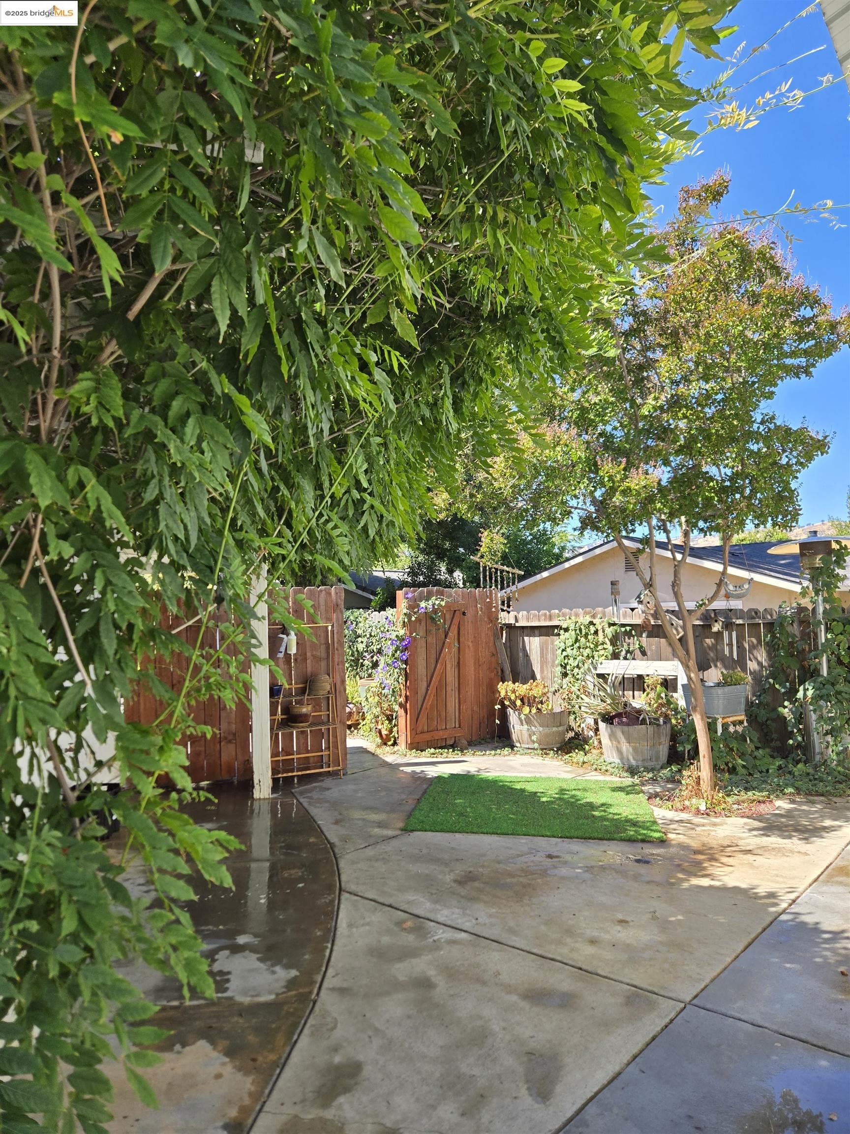 Detail Gallery Image 20 of 33 For 512 Corte Alta, Vacaville,  CA 95688 - 4 Beds | 2 Baths