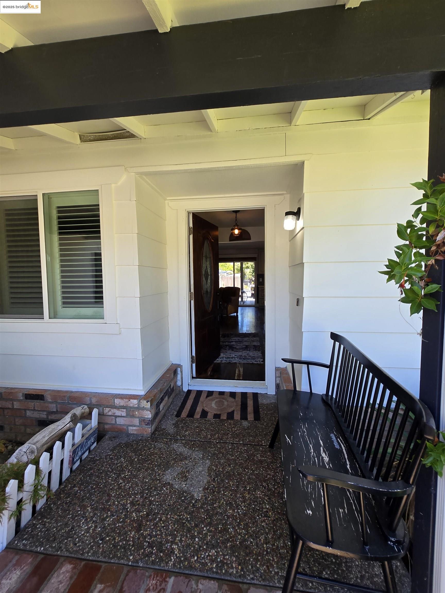 Detail Gallery Image 4 of 33 For 512 Corte Alta, Vacaville,  CA 95688 - 4 Beds | 2 Baths