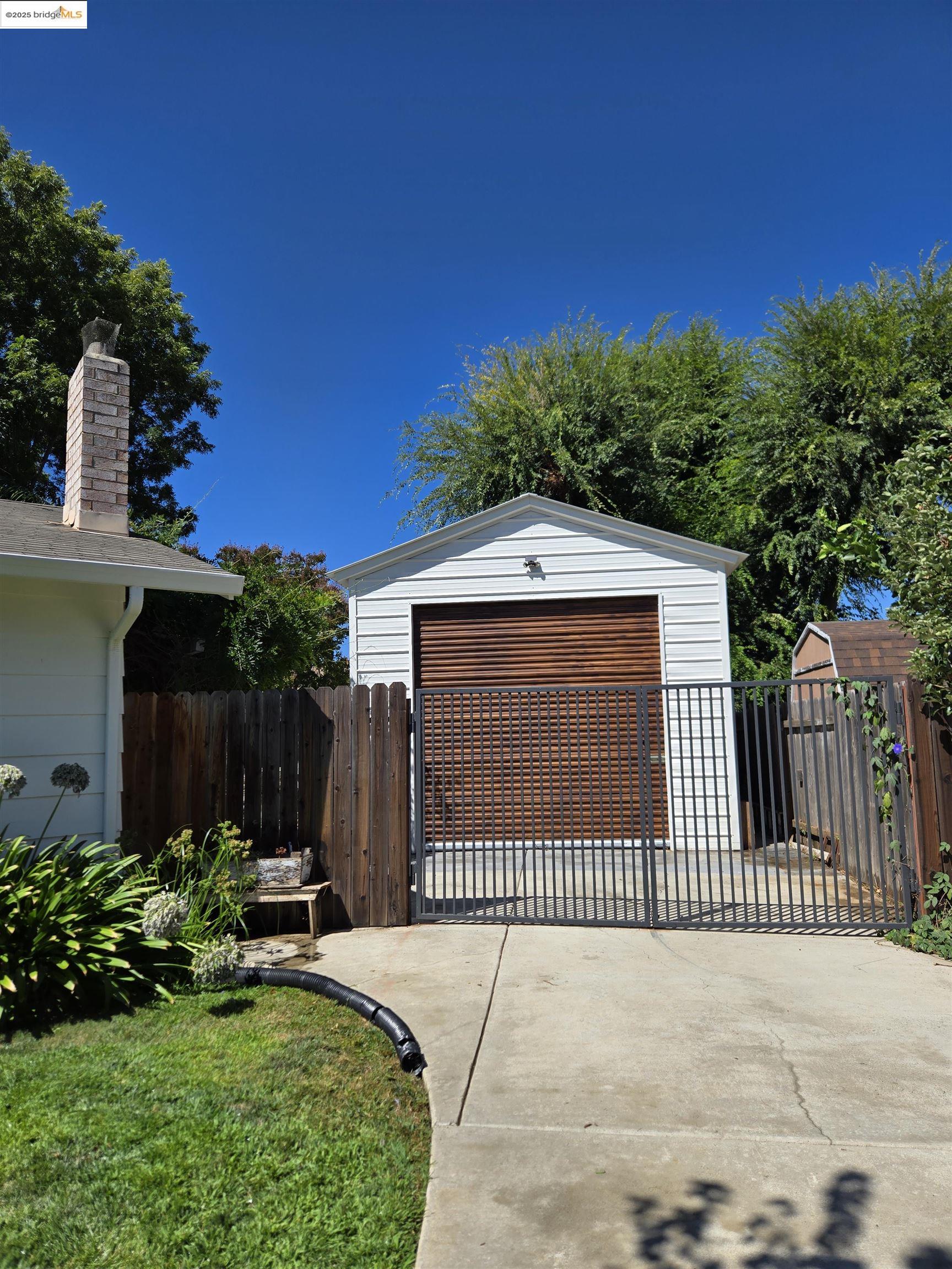 Detail Gallery Image 5 of 33 For 512 Corte Alta, Vacaville,  CA 95688 - 4 Beds | 2 Baths