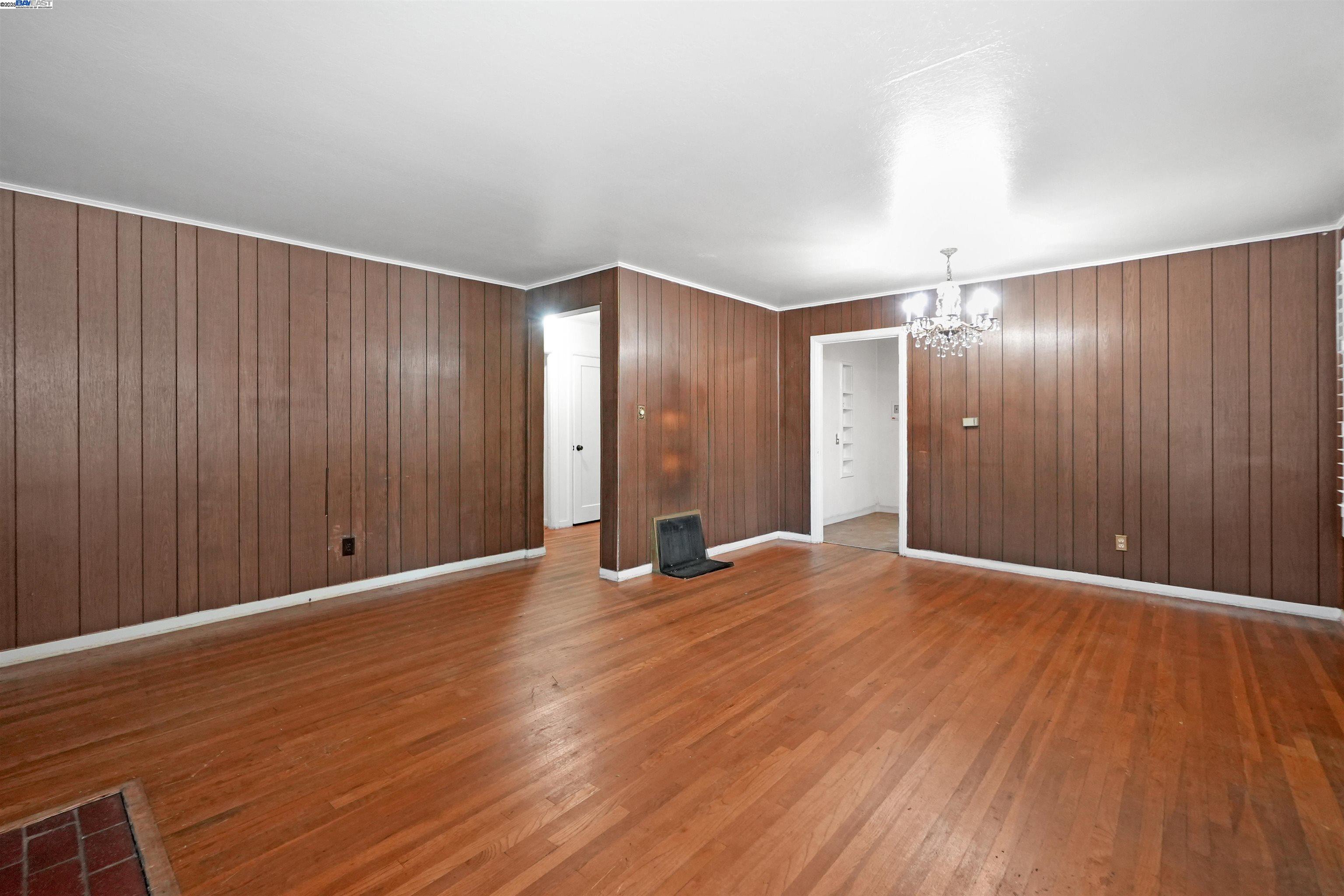 Detail Gallery Image 11 of 30 For 559 Almanza Dr, Oakland,  CA 94603 - 2 Beds | 1 Baths