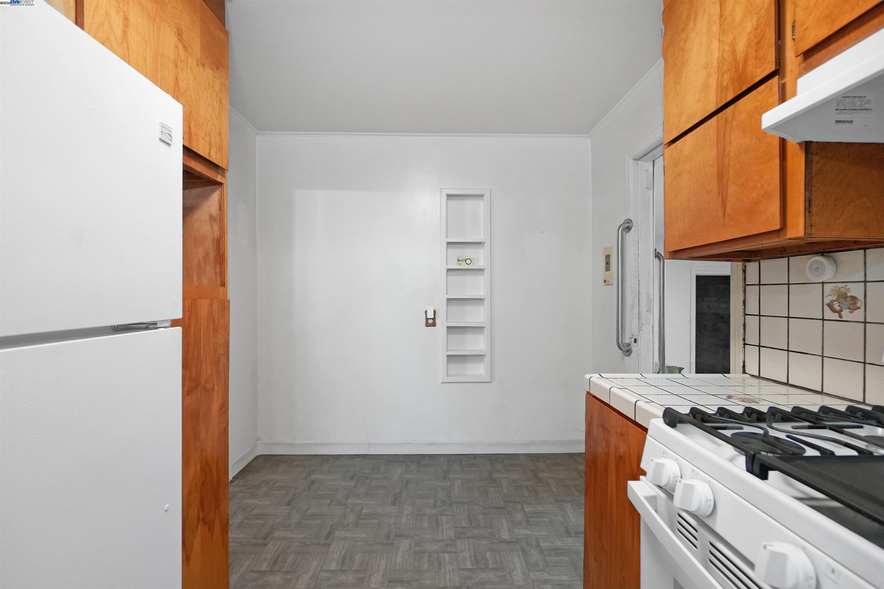 Detail Gallery Image 16 of 30 For 559 Almanza Dr, Oakland,  CA 94603 - 2 Beds | 1 Baths