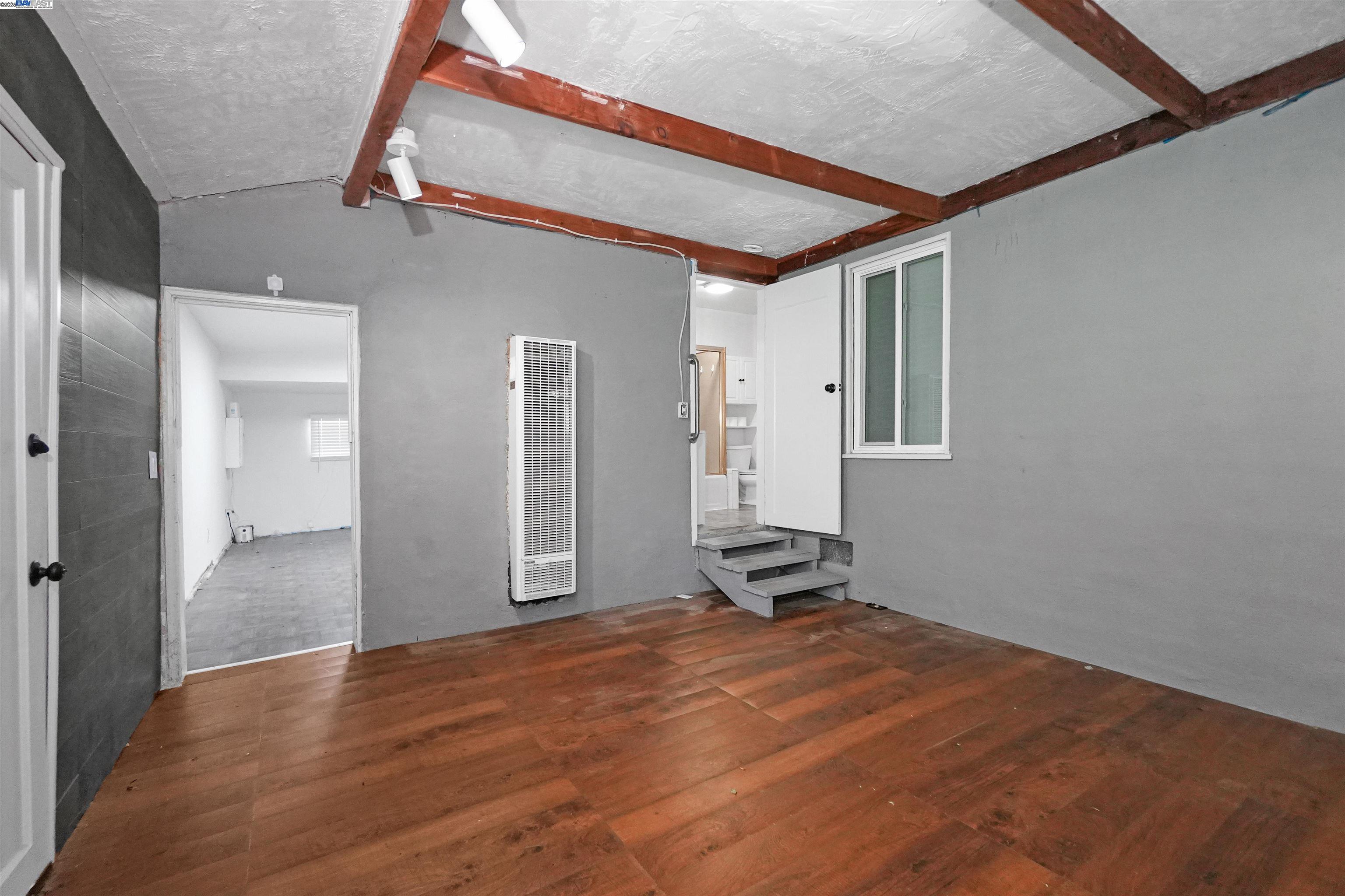Detail Gallery Image 20 of 30 For 559 Almanza Dr, Oakland,  CA 94603 - 2 Beds | 1 Baths