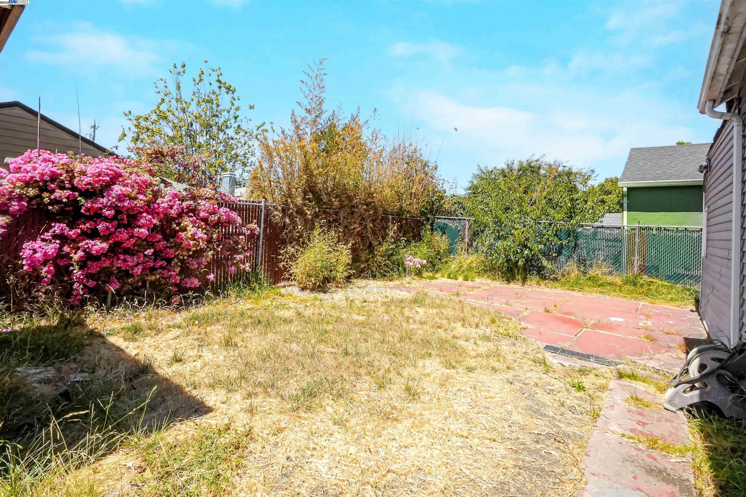 Detail Gallery Image 30 of 30 For 559 Almanza Dr, Oakland,  CA 94603 - 2 Beds | 1 Baths