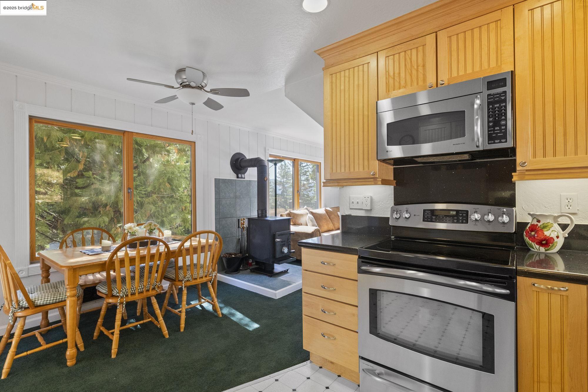 Detail Gallery Image 3 of 34 For 29810 Mariposa Dr, Cold Springs,  CA 95335 - 2 Beds | 2 Baths