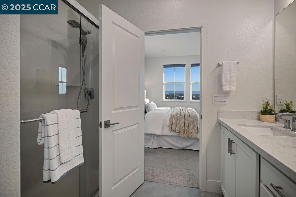 Detail Gallery Image 13 of 30 For 28949 Hideaway St, Hayward,  CA 94544 - 4 Beds | 3/1 Baths