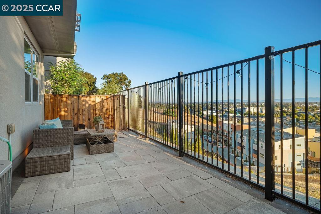 Detail Gallery Image 23 of 30 For 28949 Hideaway St, Hayward,  CA 94544 - 4 Beds | 3/1 Baths