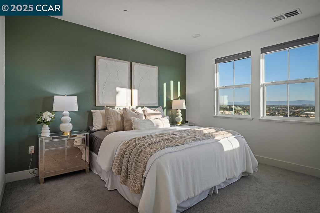 Detail Gallery Image 9 of 30 For 28949 Hideaway St, Hayward,  CA 94544 - 4 Beds | 3/1 Baths