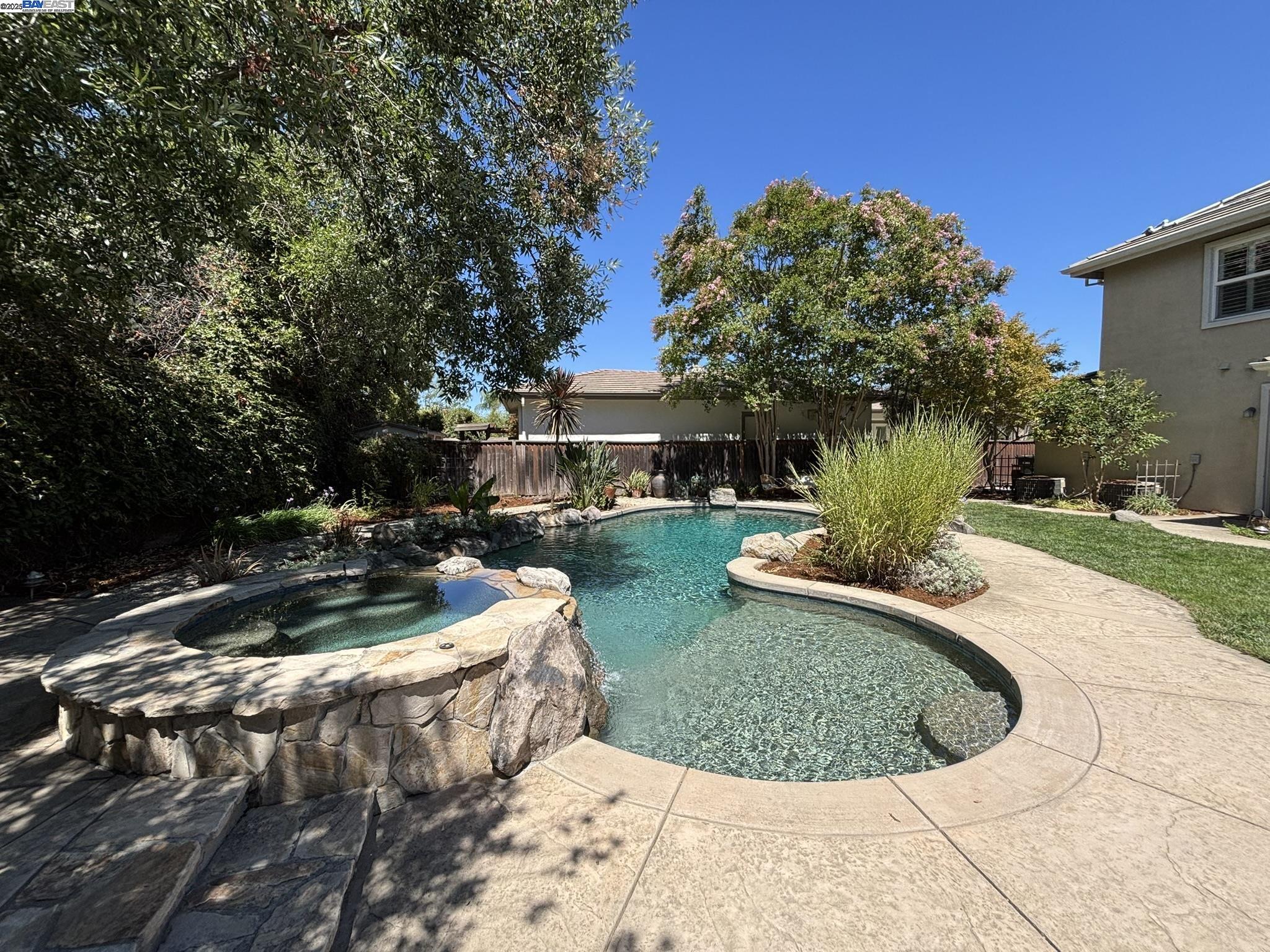 Detail Gallery Image 2 of 5 For 2461 Ancona Cir, Livermore,  CA 94550 - 6 Beds | 4/1 Baths