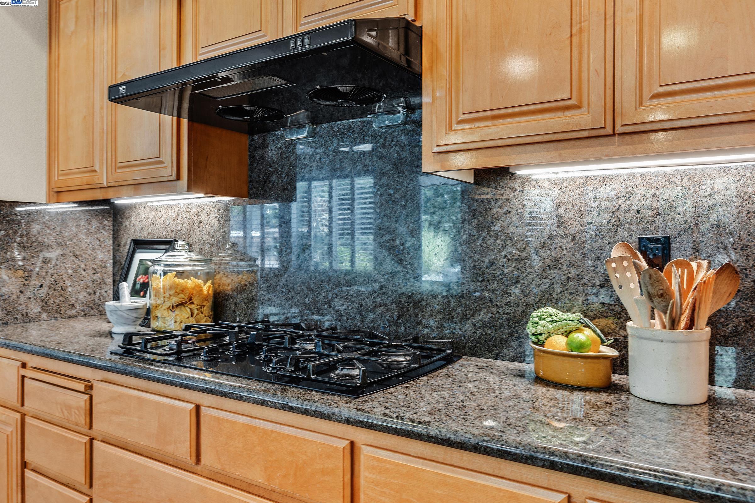 Detail Gallery Image 17 of 60 For 2461 Ancona Cir, Livermore,  CA 94550 - 6 Beds | 4/1 Baths