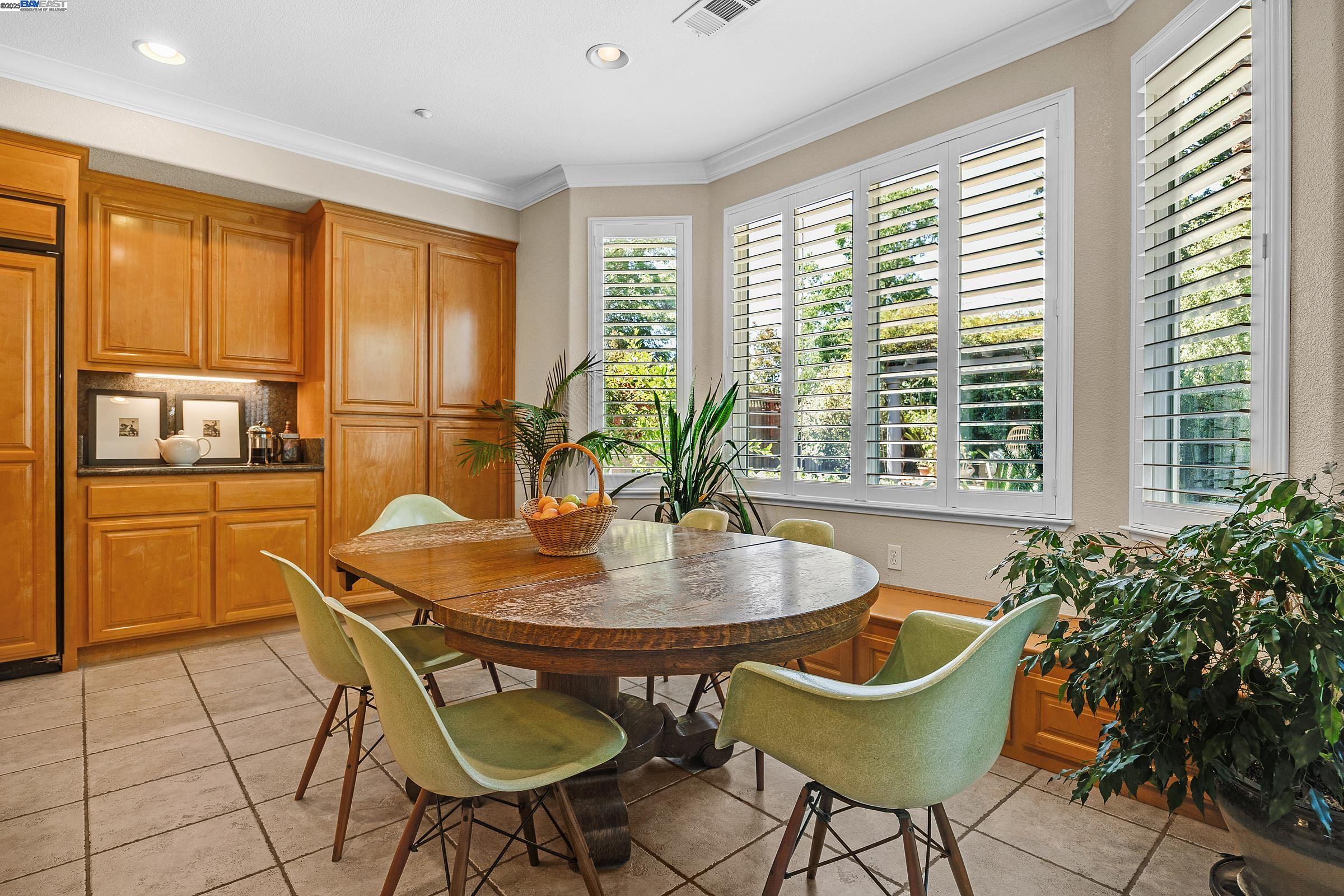 Detail Gallery Image 19 of 60 For 2461 Ancona Cir, Livermore,  CA 94550 - 6 Beds | 4/1 Baths