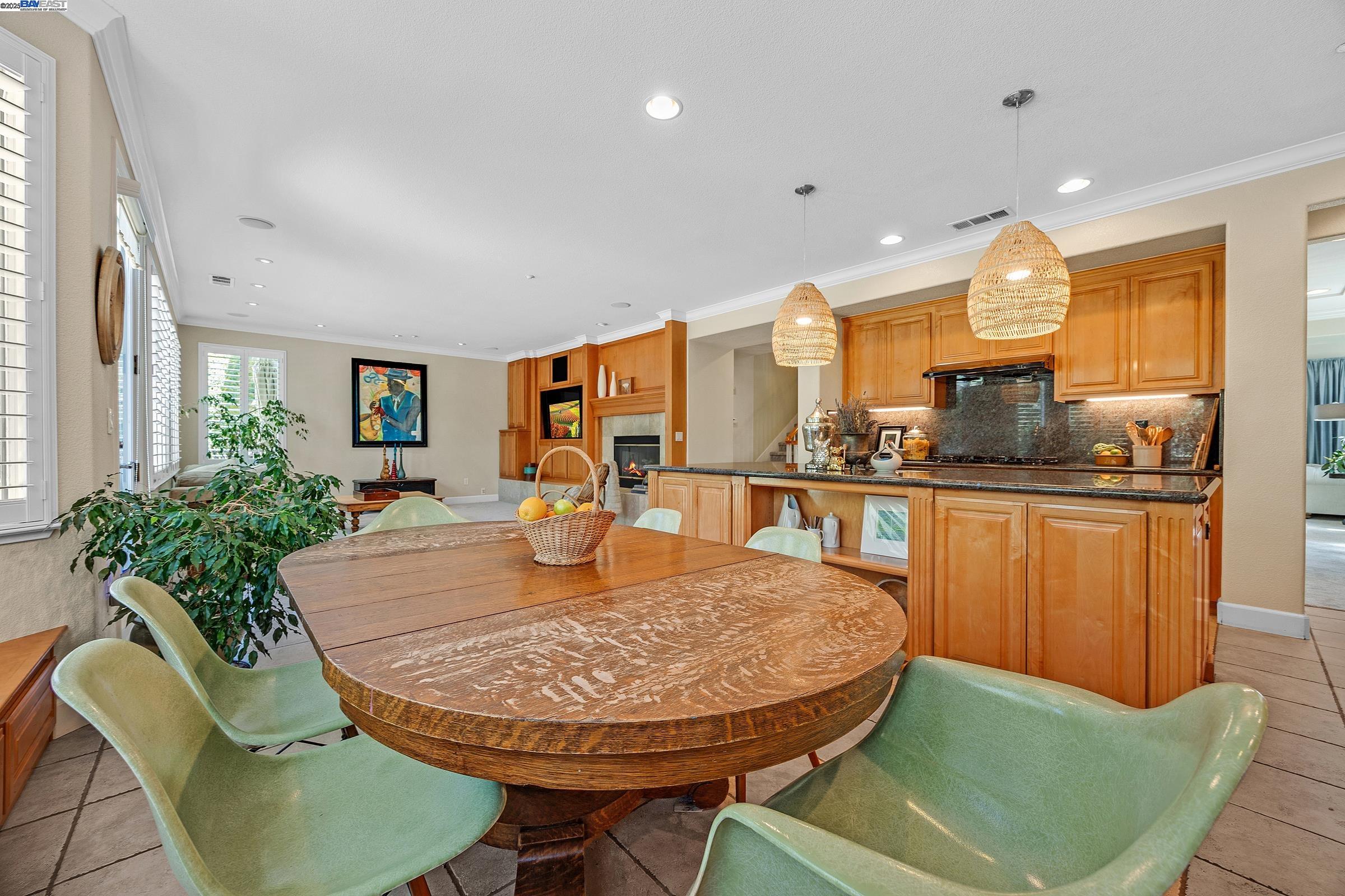Detail Gallery Image 20 of 60 For 2461 Ancona Cir, Livermore,  CA 94550 - 6 Beds | 4/1 Baths