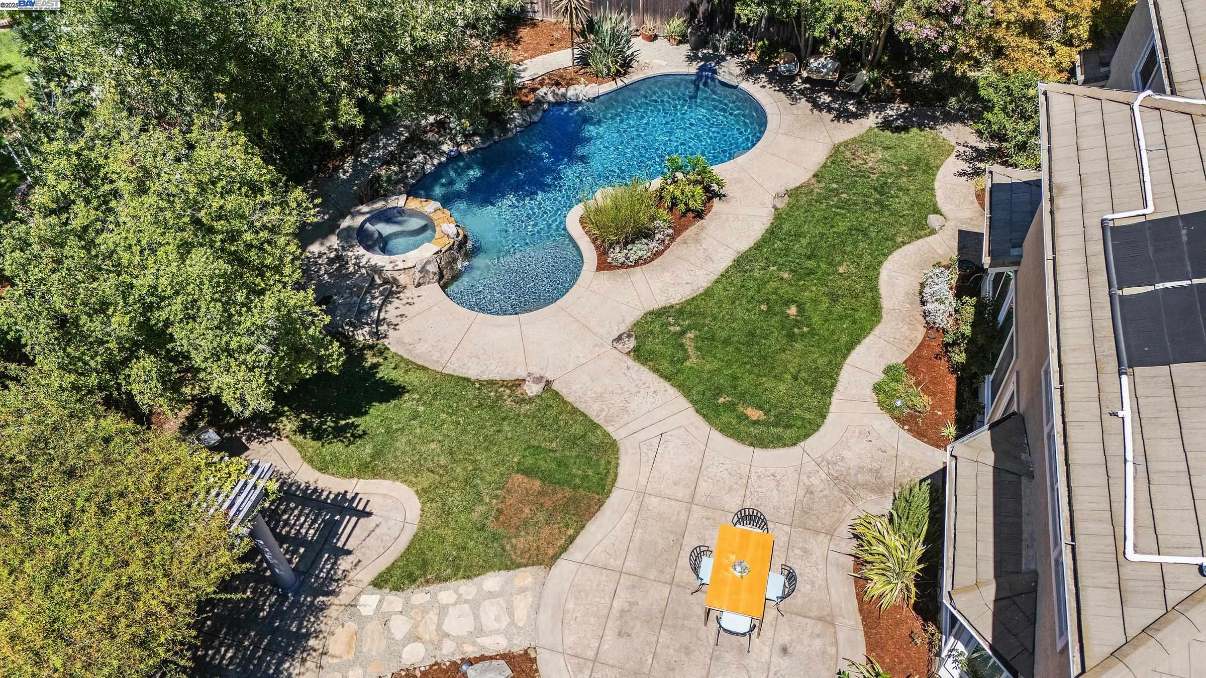 Detail Gallery Image 3 of 60 For 2461 Ancona Cir, Livermore,  CA 94550 - 6 Beds | 4/1 Baths