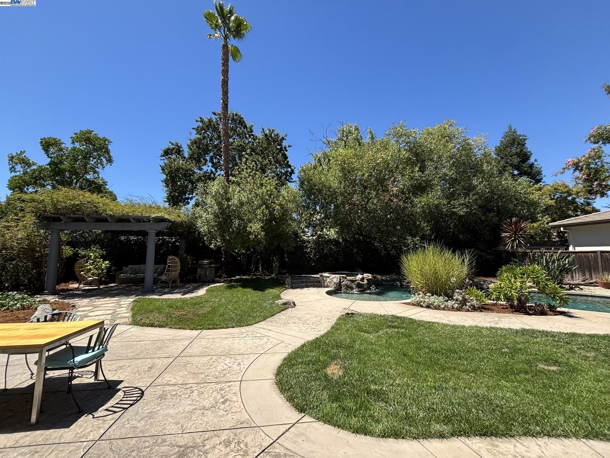 Detail Gallery Image 3 of 5 For 2461 Ancona Cir, Livermore,  CA 94550 - 6 Beds | 4/1 Baths