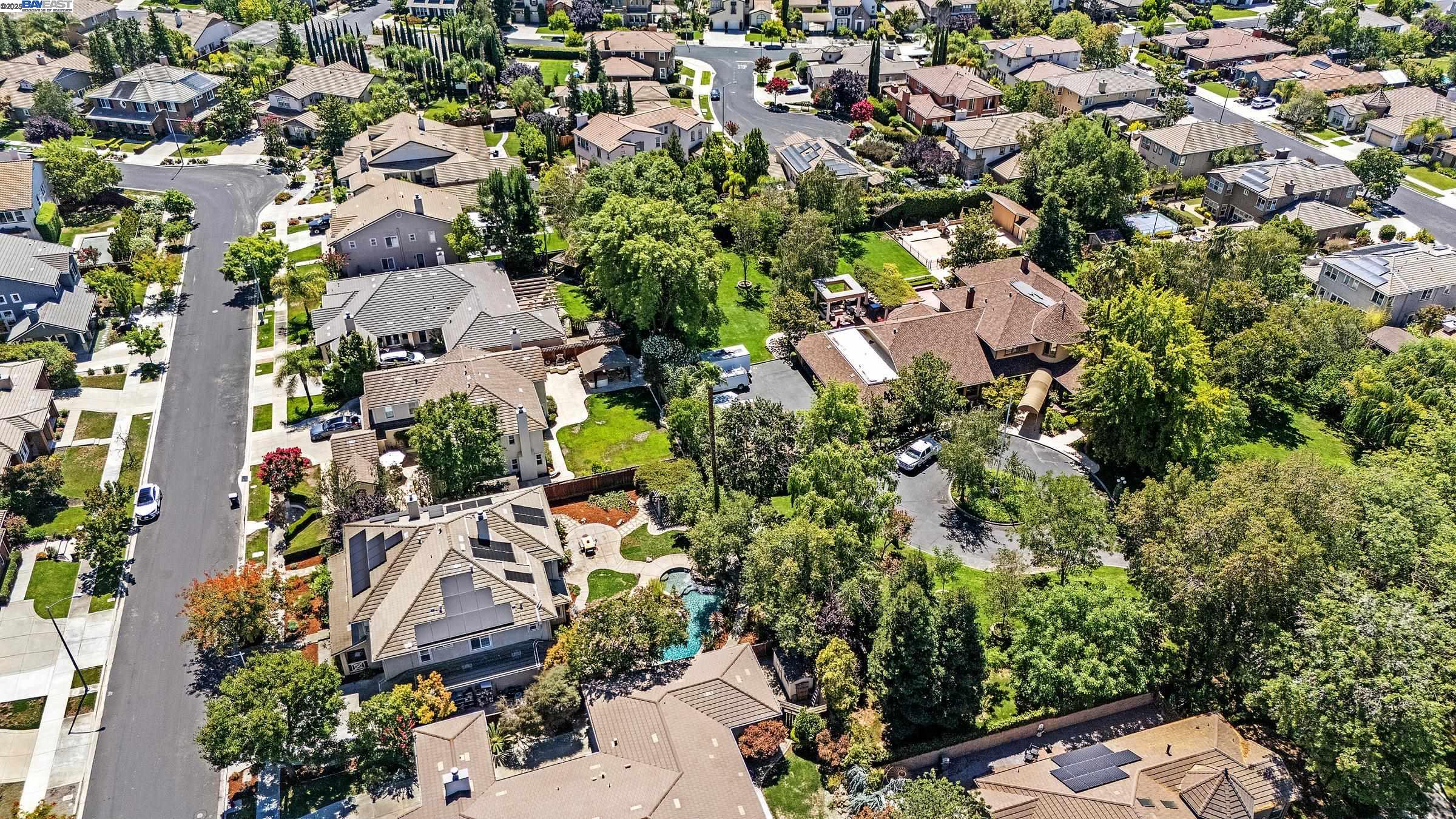 Detail Gallery Image 4 of 60 For 2461 Ancona Cir, Livermore,  CA 94550 - 6 Beds | 4/1 Baths