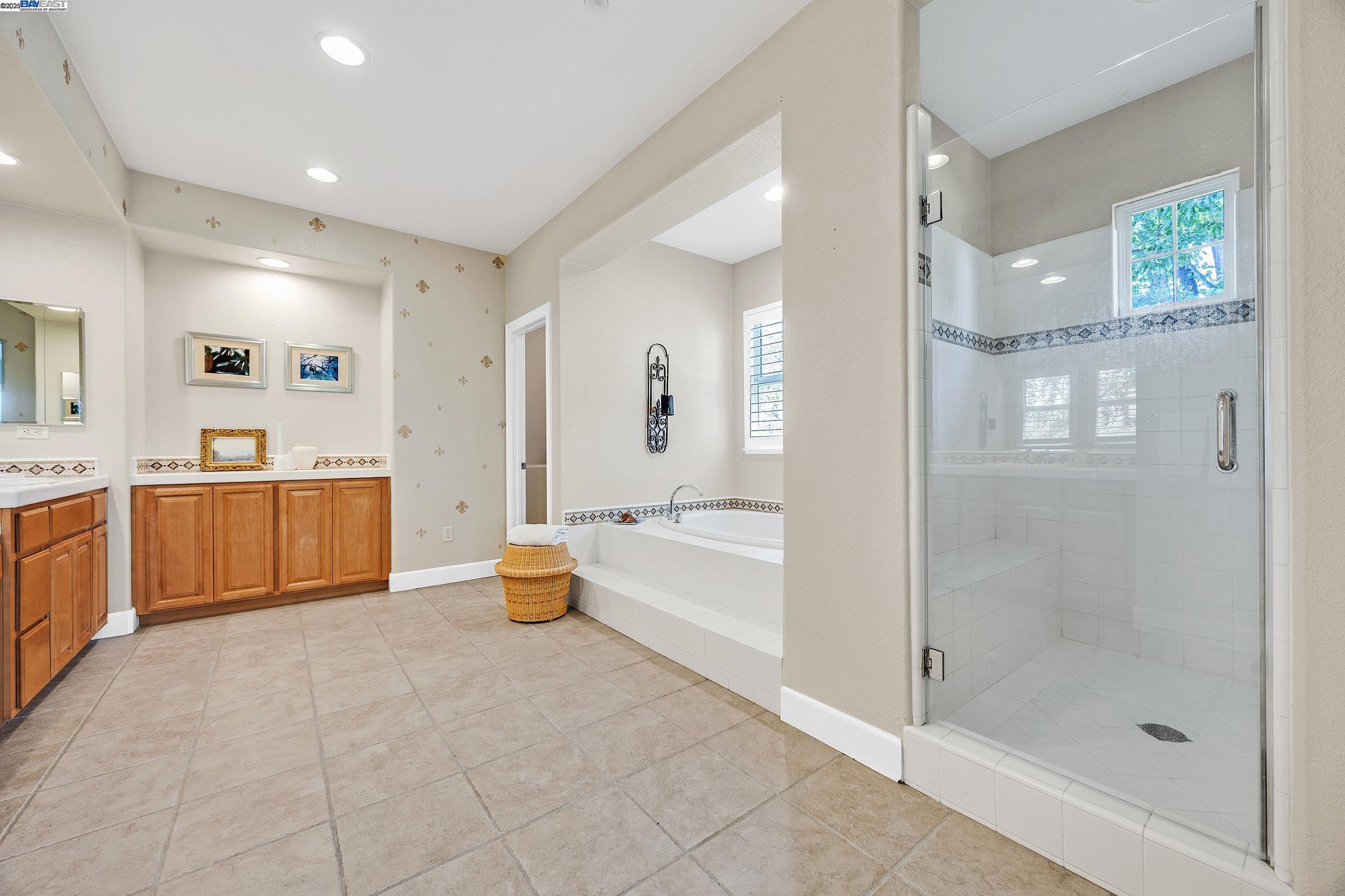 Detail Gallery Image 33 of 60 For 2461 Ancona Cir, Livermore,  CA 94550 - 6 Beds | 4/1 Baths