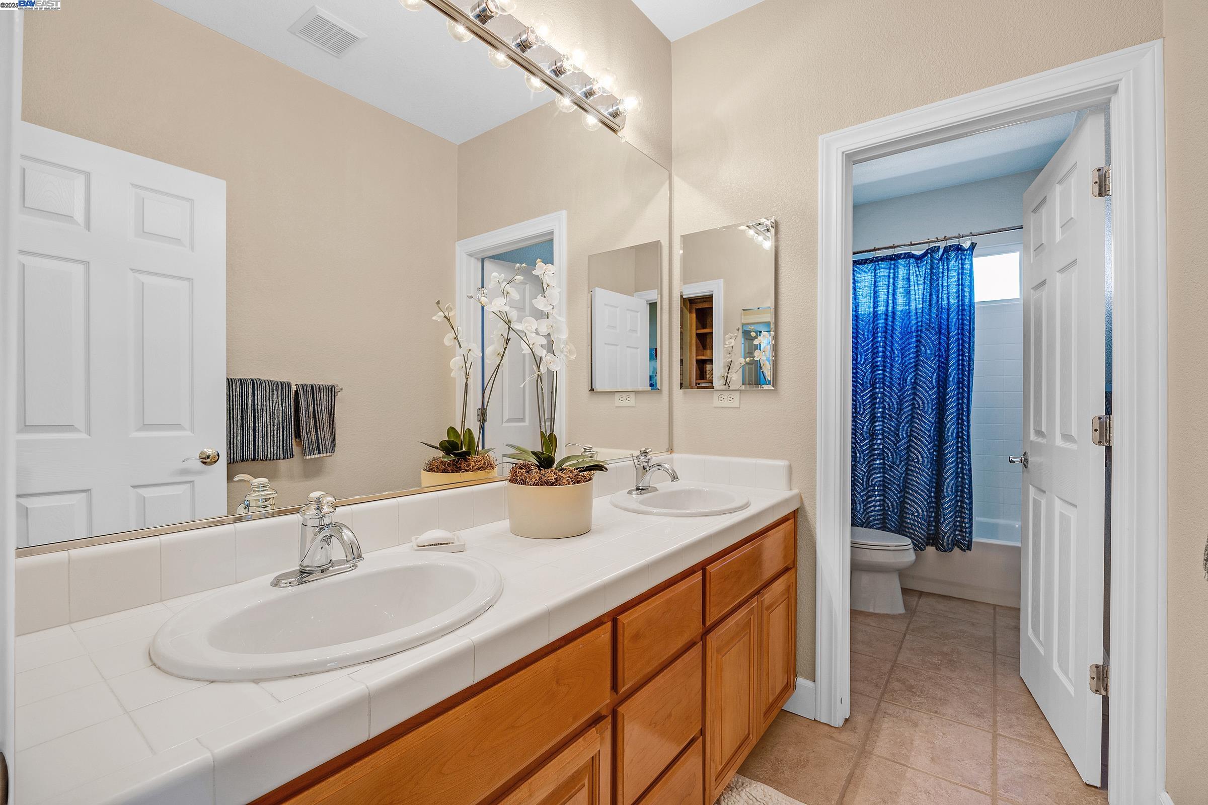 Detail Gallery Image 42 of 60 For 2461 Ancona Cir, Livermore,  CA 94550 - 6 Beds | 4/1 Baths