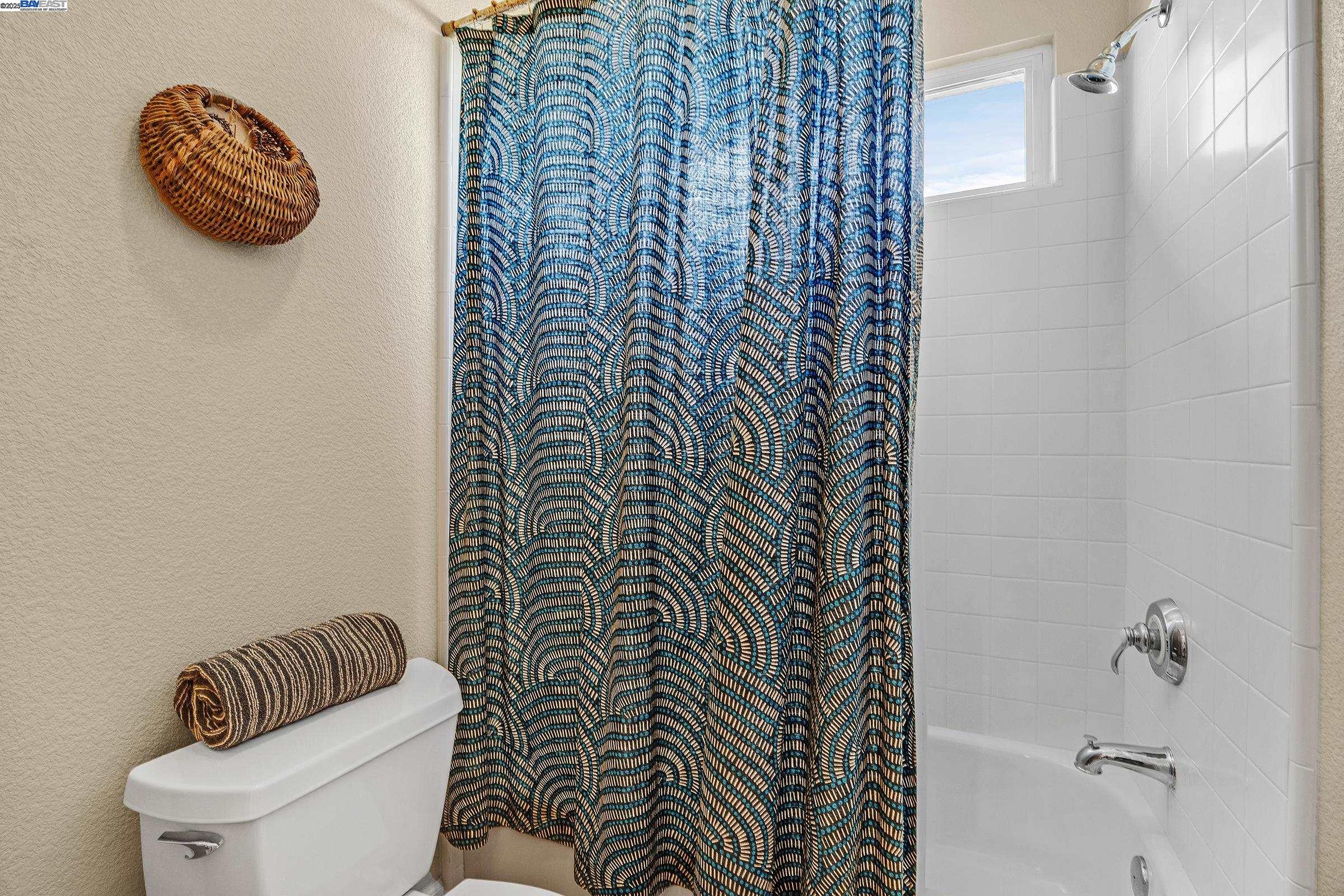 Detail Gallery Image 43 of 60 For 2461 Ancona Cir, Livermore,  CA 94550 - 6 Beds | 4/1 Baths