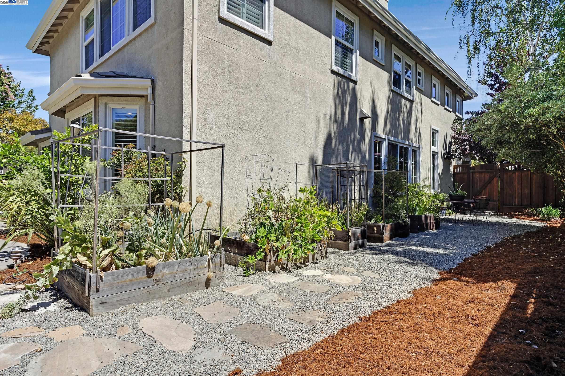 Detail Gallery Image 52 of 60 For 2461 Ancona Cir, Livermore,  CA 94550 - 6 Beds | 4/1 Baths