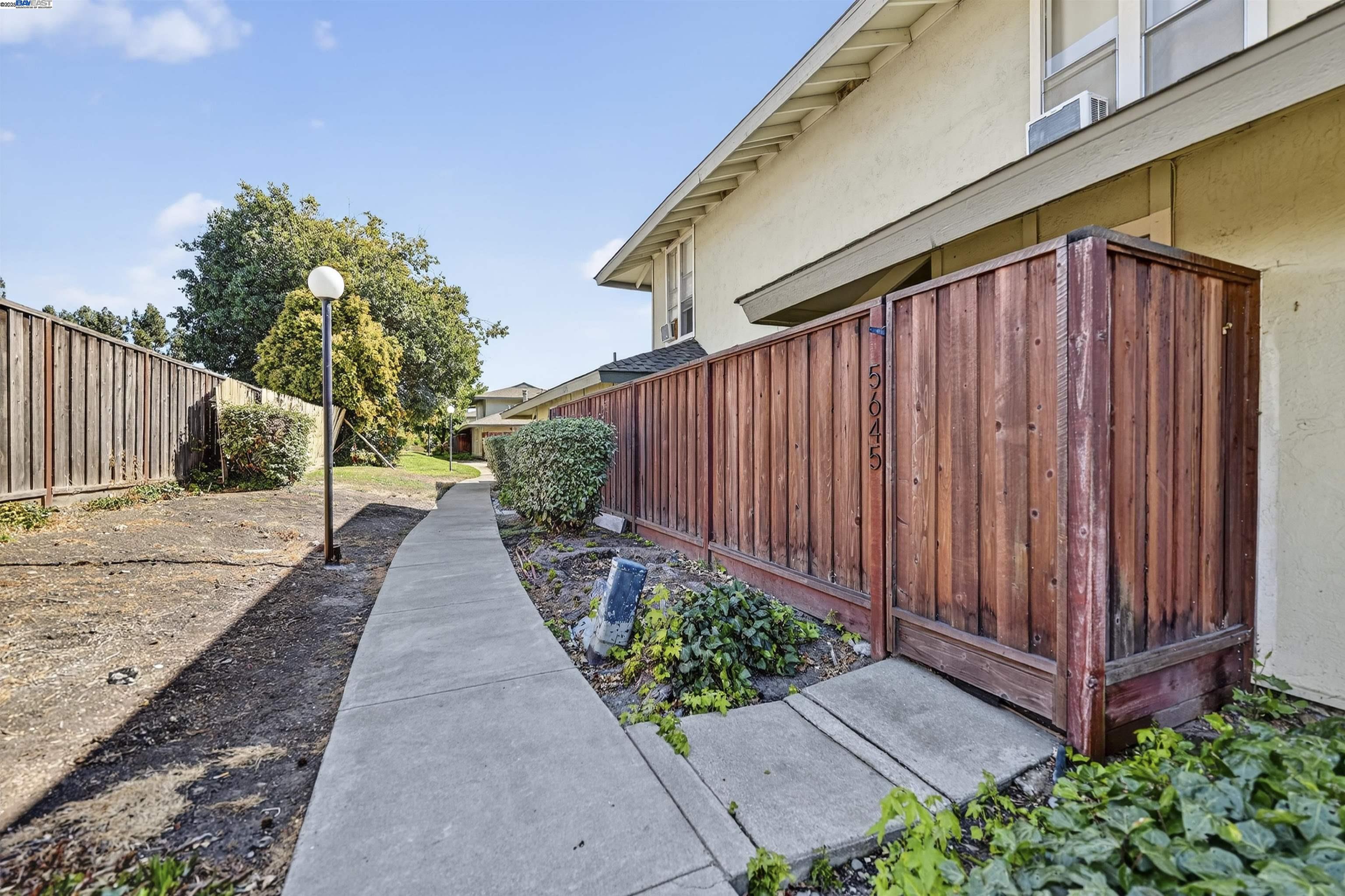 Detail Gallery Image 17 of 25 For 5645 Evergreen Terrace, Fremont,  CA 94538 - 2 Beds | 1/1 Baths