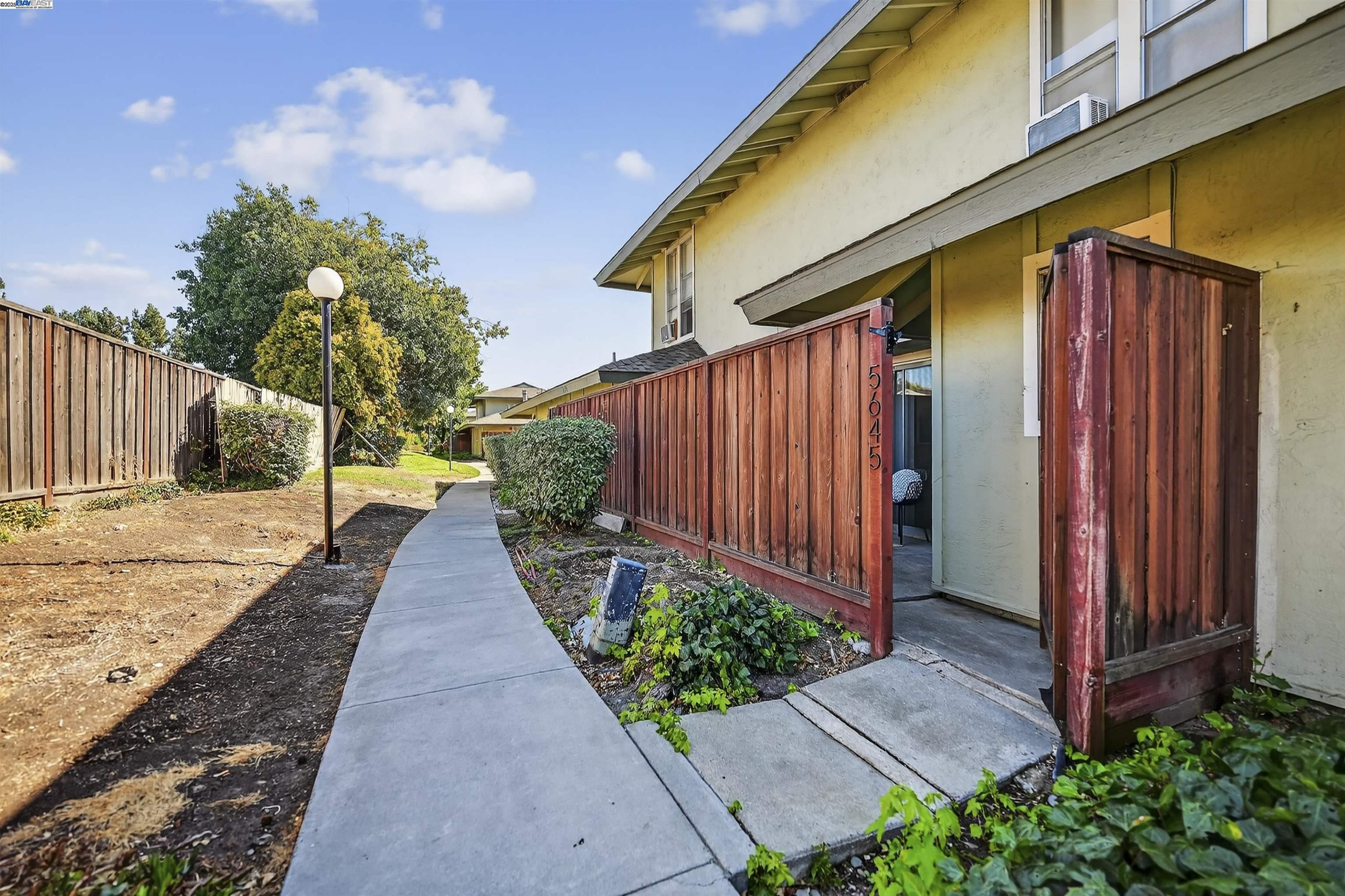 Detail Gallery Image 18 of 25 For 5645 Evergreen Terrace, Fremont,  CA 94538 - 2 Beds | 1/1 Baths