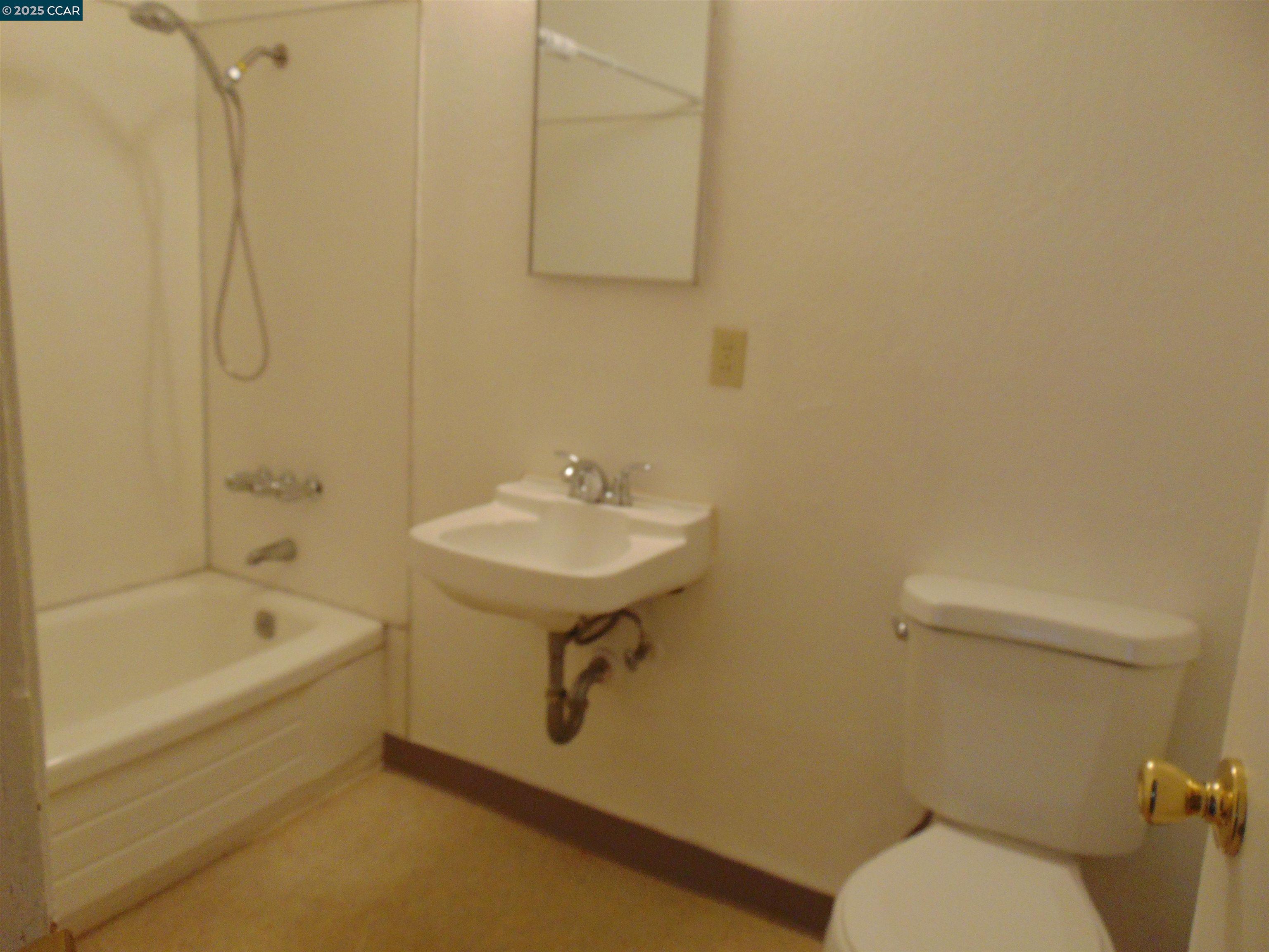 Detail Gallery Image 5 of 5 For 1205 Broadway Ave, San Pablo,  CA 94806 - 1 Beds | 1 Baths