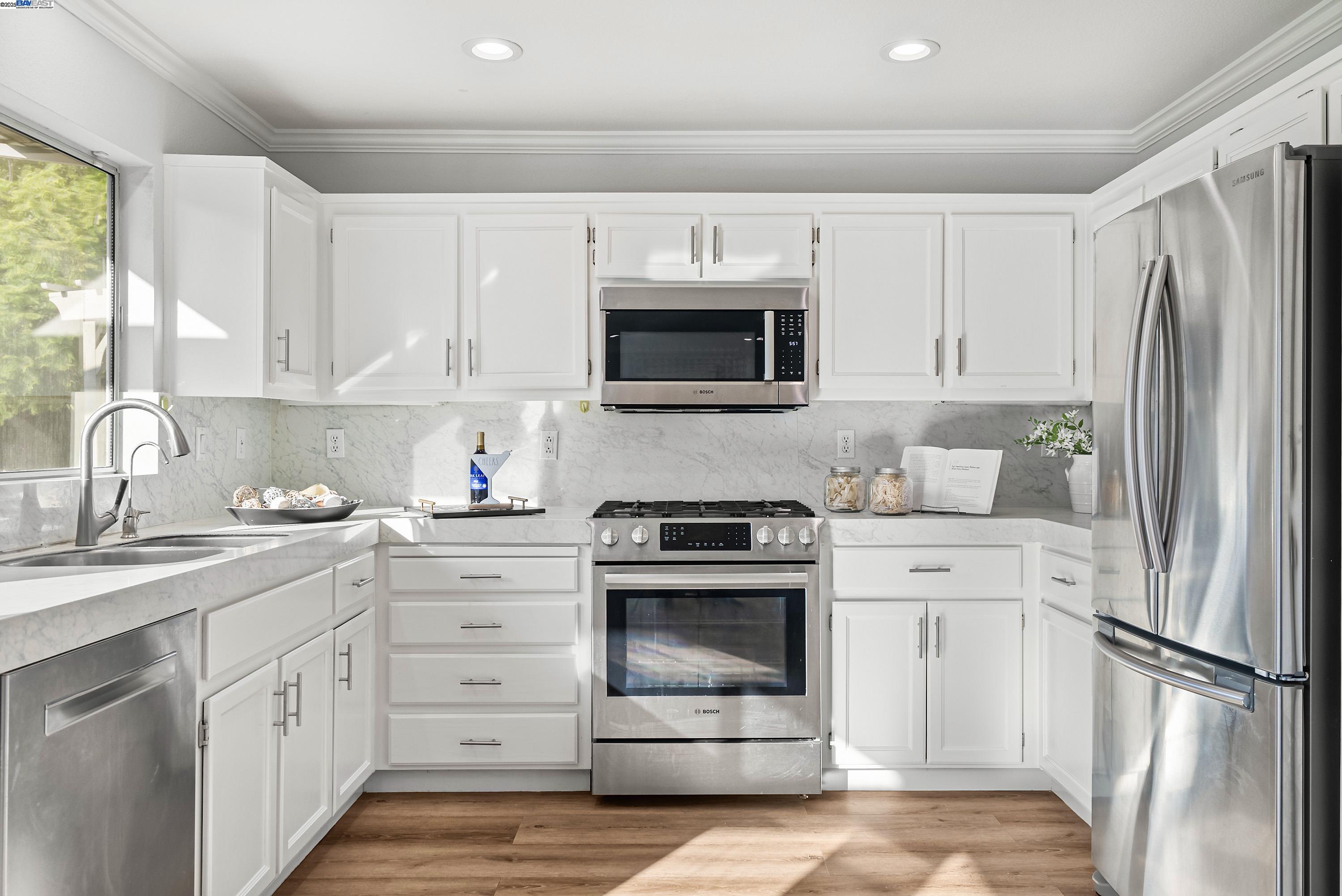 Detail Gallery Image 16 of 49 For 3691 Wyndham Dr, Fremont,  CA 94536 - 4 Beds | 2/1 Baths