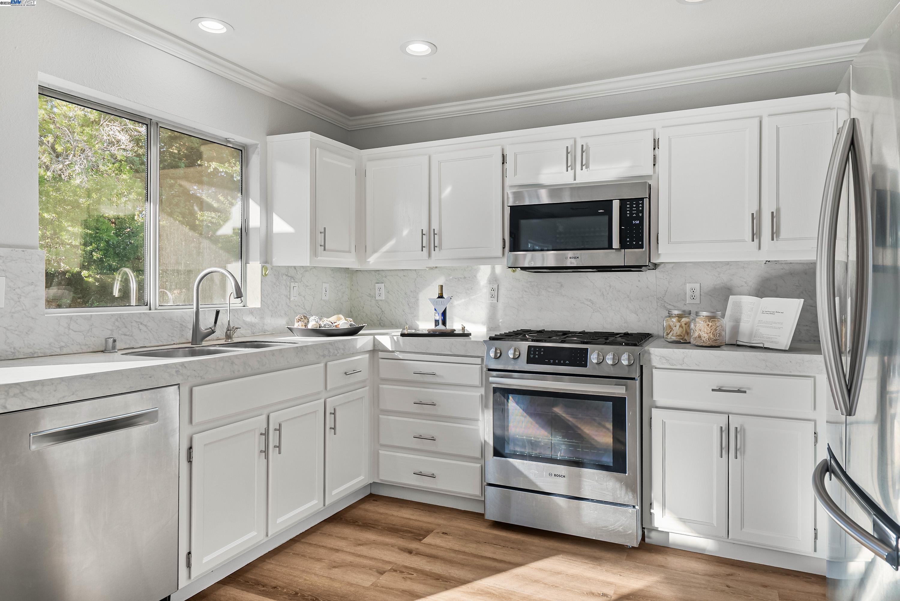 Detail Gallery Image 17 of 49 For 3691 Wyndham Dr, Fremont,  CA 94536 - 4 Beds | 2/1 Baths