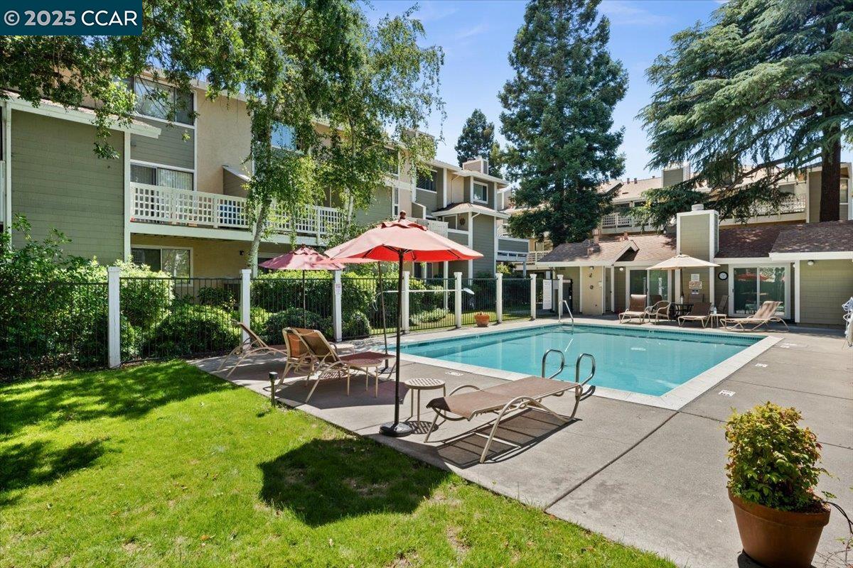 Detail Gallery Image 21 of 24 For 2597 Oak Rd, Walnut Creek,  CA 94597 - 2 Beds | 1 Baths