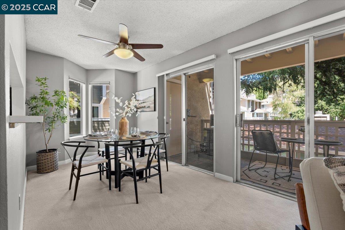 Detail Gallery Image 10 of 24 For 2597 Oak Rd, Walnut Creek,  CA 94597 - 2 Beds | 1 Baths