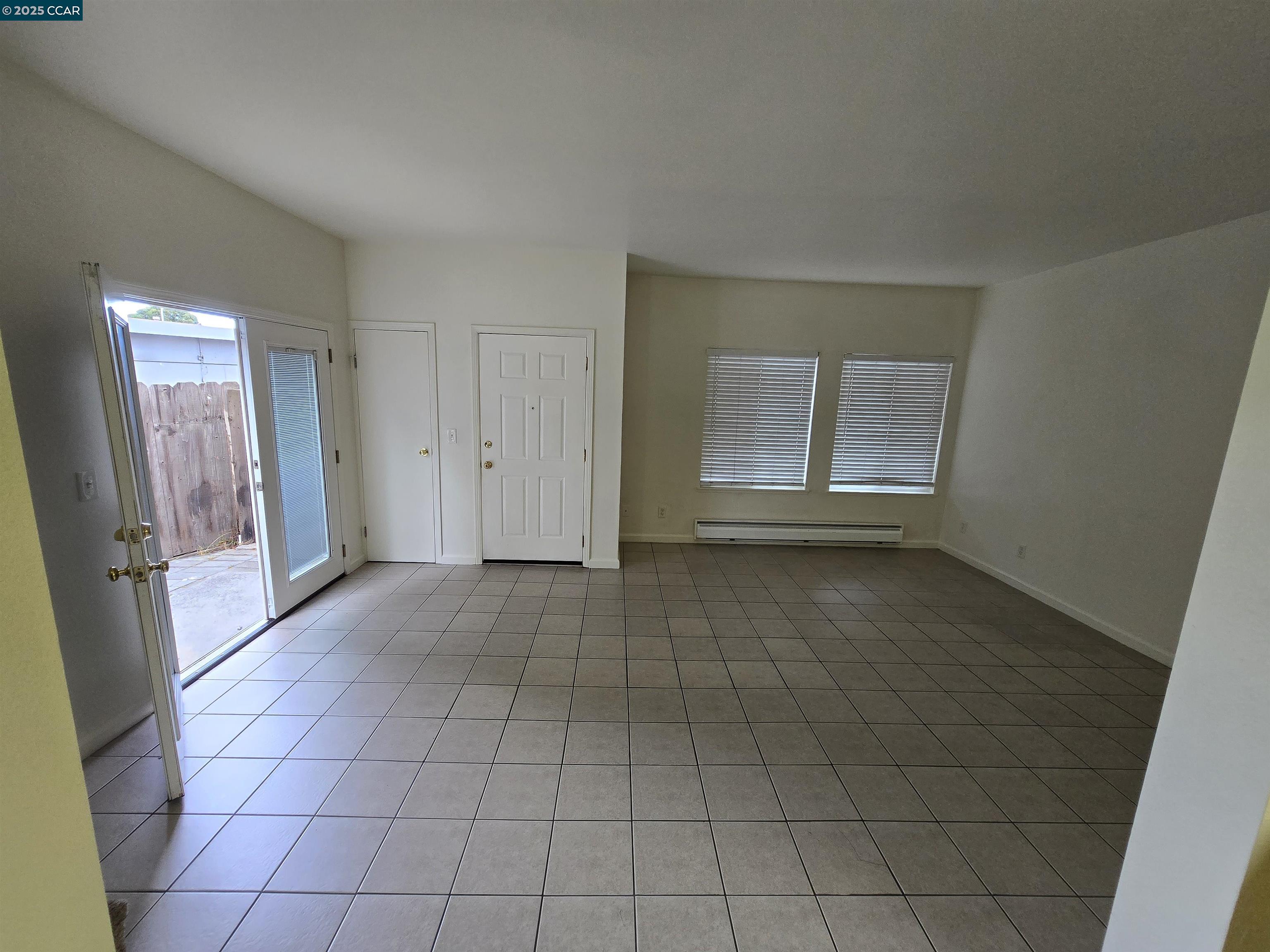 Detail Gallery Image 3 of 9 For 1520 S 55th, Richmond,  CA 94804 - 2 Beds | 1 Baths