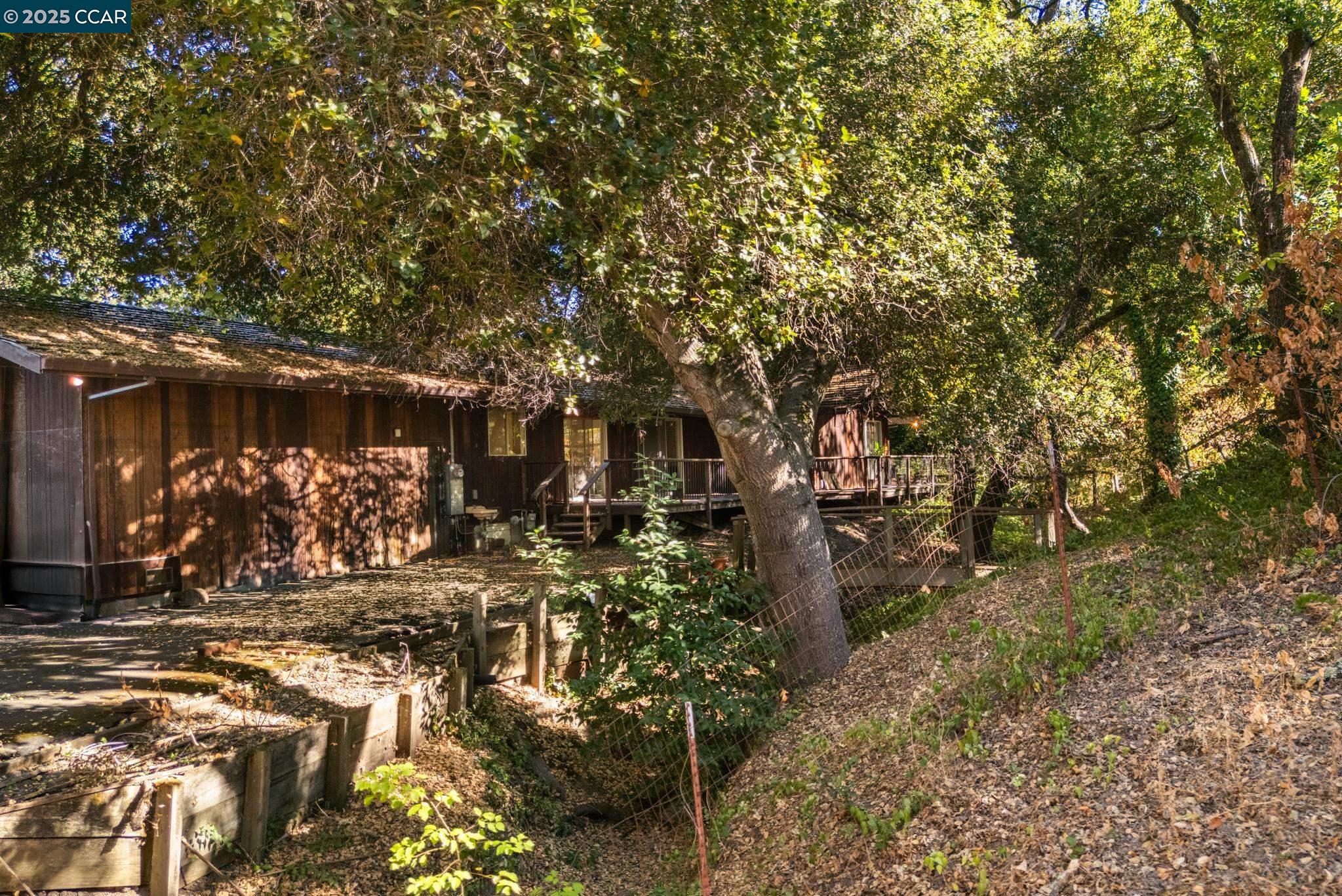 Detail Gallery Image 21 of 31 For 200 Lark Ln, Alamo,  CA 94507 - 3 Beds | 3 Baths