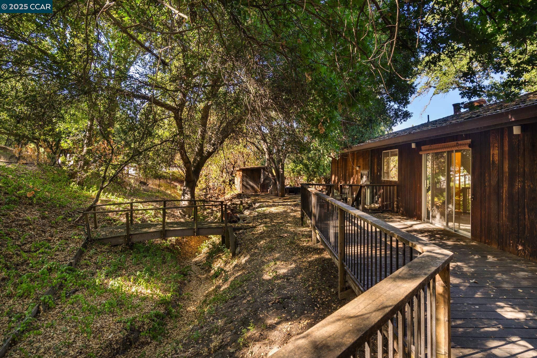 Detail Gallery Image 23 of 31 For 200 Lark Ln, Alamo,  CA 94507 - 3 Beds | 3 Baths
