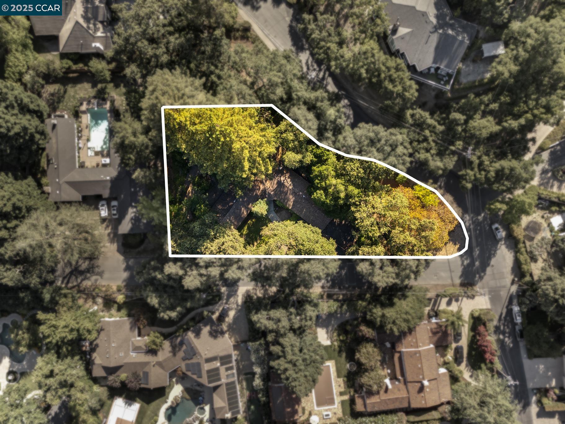 Detail Gallery Image 29 of 32 For 200 Lark Ln, Alamo,  CA 94507 - 3 Beds | 3 Baths