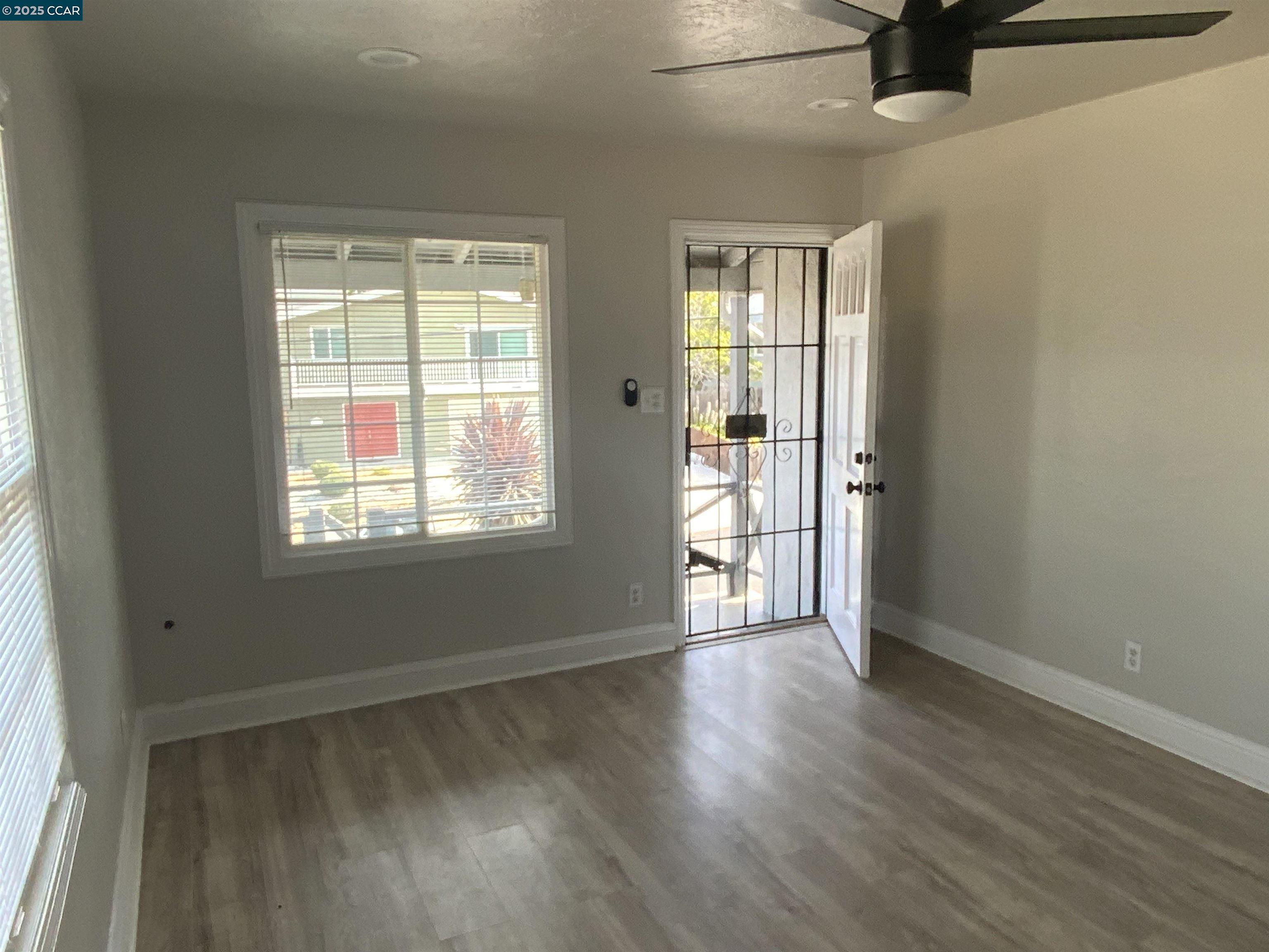 Detail Gallery Image 3 of 21 For 1121 3rd St, Rodeo,  CA 94572 - 2 Beds | 1 Baths