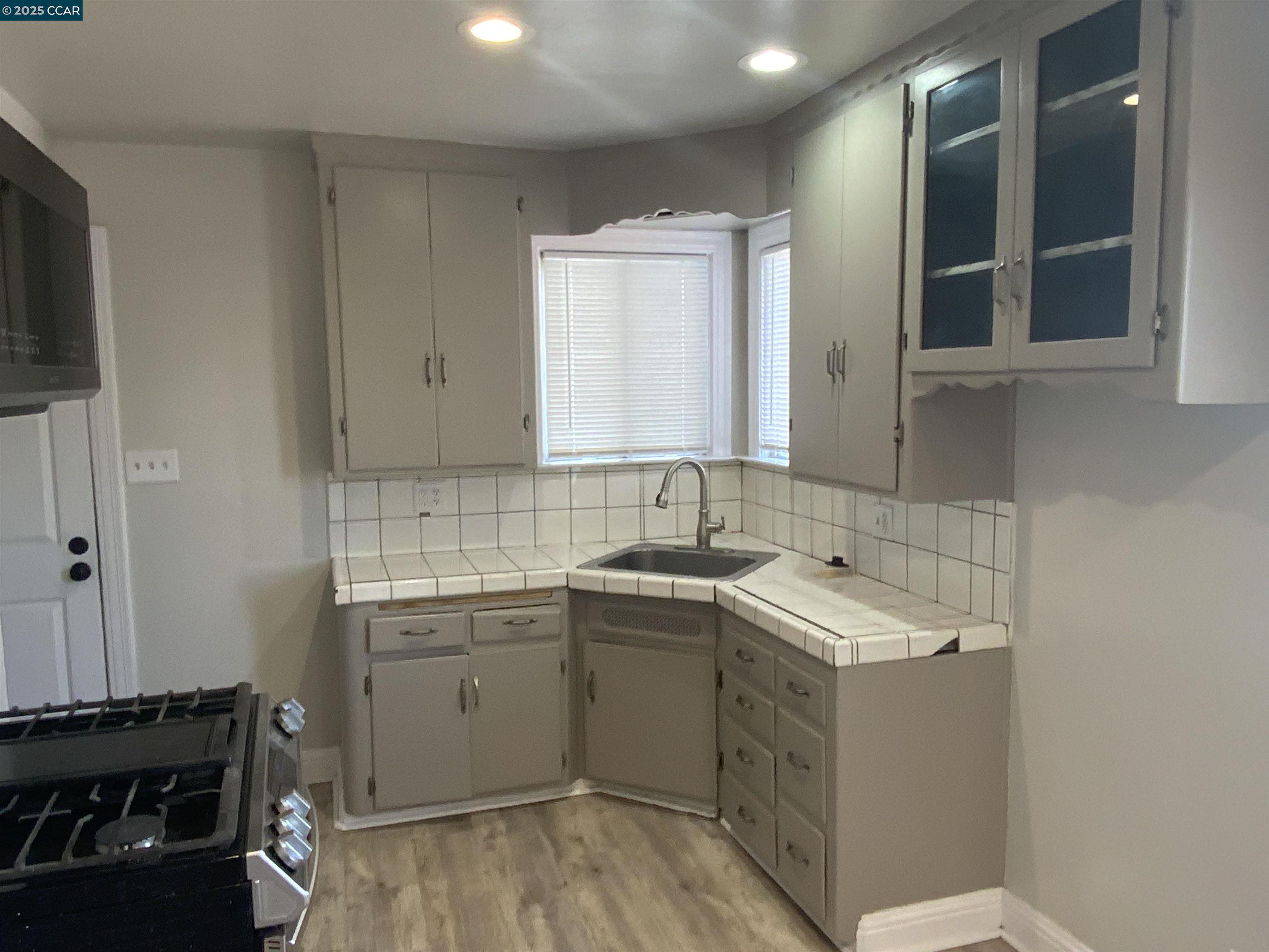 Detail Gallery Image 9 of 21 For 1121 3rd St, Rodeo,  CA 94572 - 2 Beds | 1 Baths