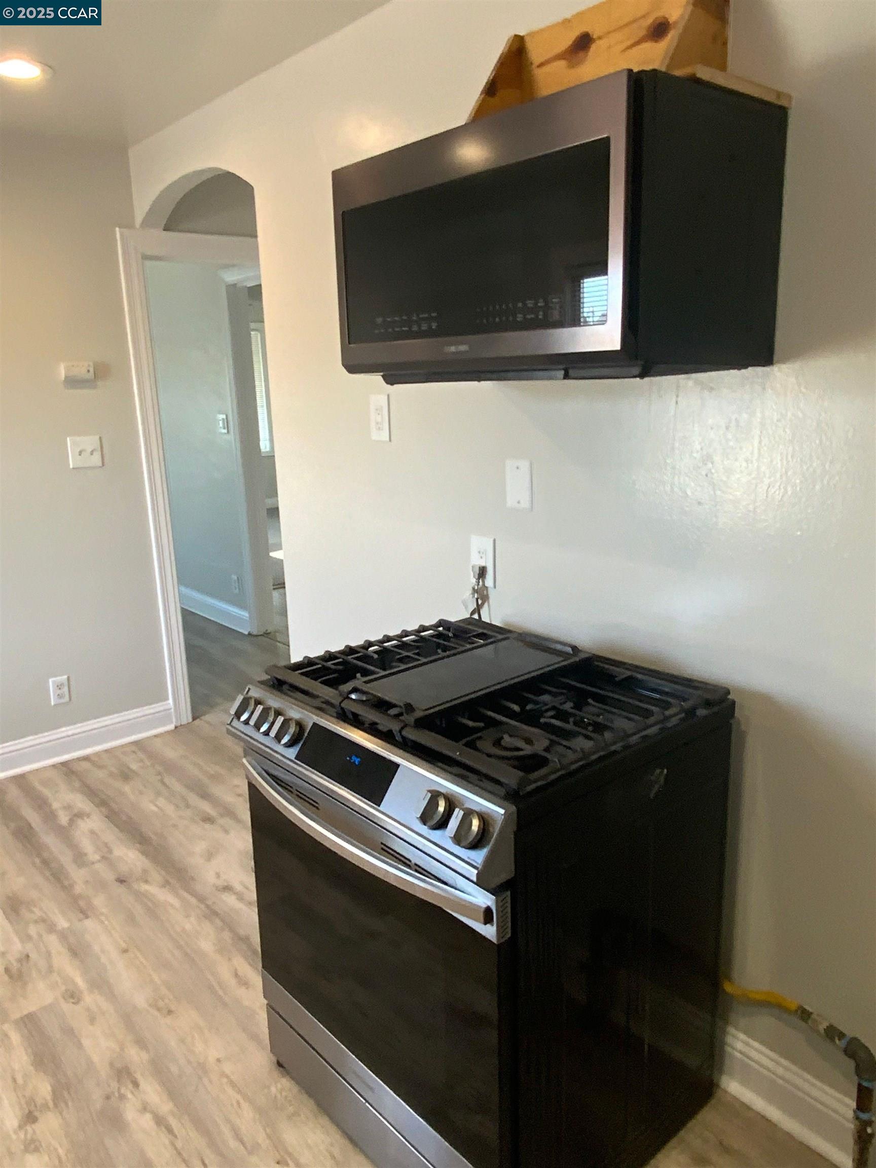 Detail Gallery Image 10 of 21 For 1121 3rd St, Rodeo,  CA 94572 - 2 Beds | 1 Baths