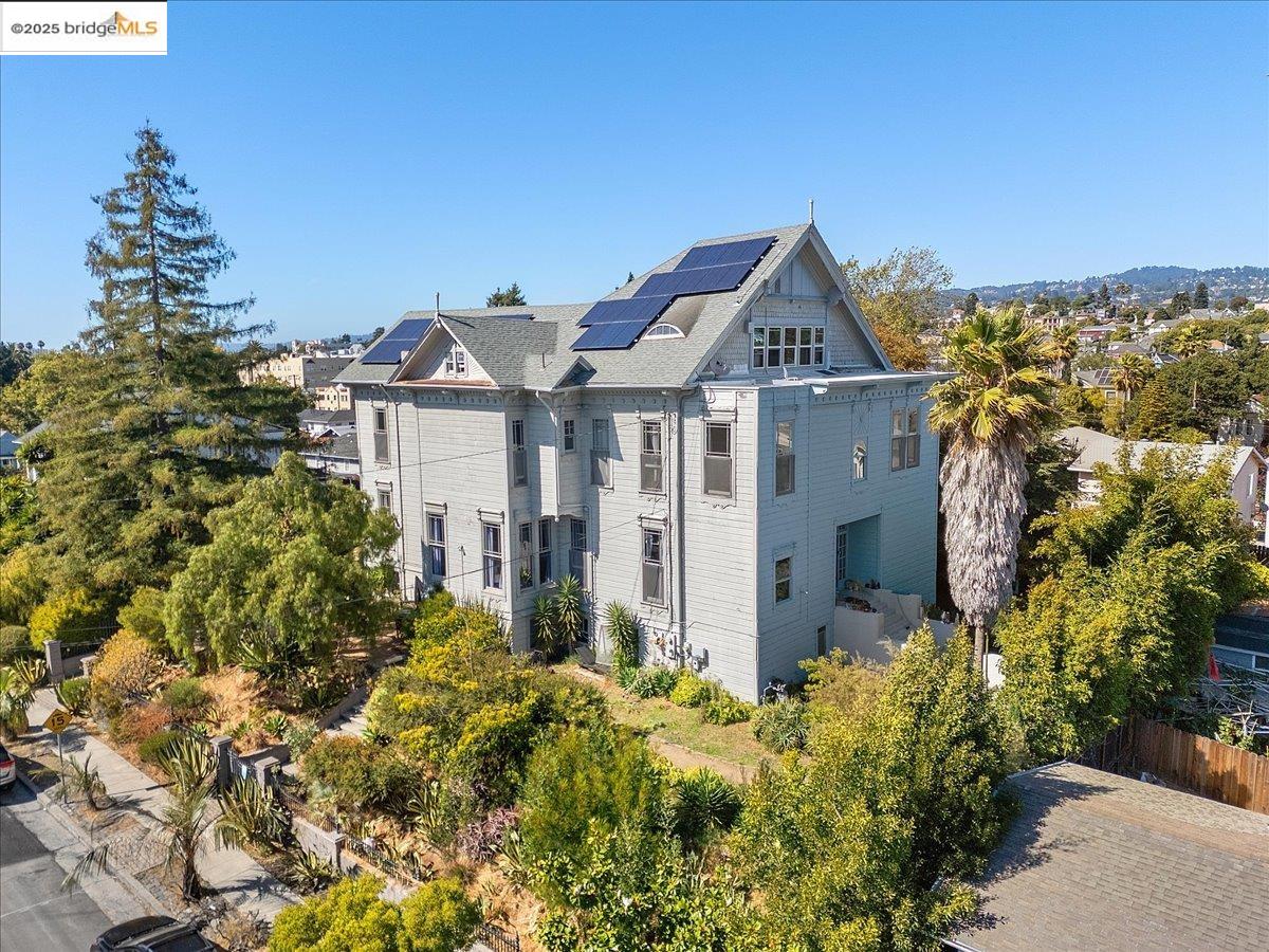 Detail Gallery Image 1 of 23 For 1218 E 21st St, Oakland,  CA 94606 - 19 Beds | 9 Baths