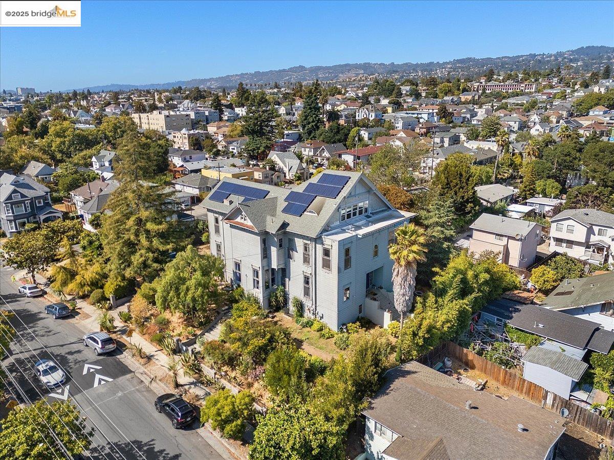 Detail Gallery Image 15 of 23 For 1218 E 21st St, Oakland,  CA 94606 - 19 Beds | 9 Baths