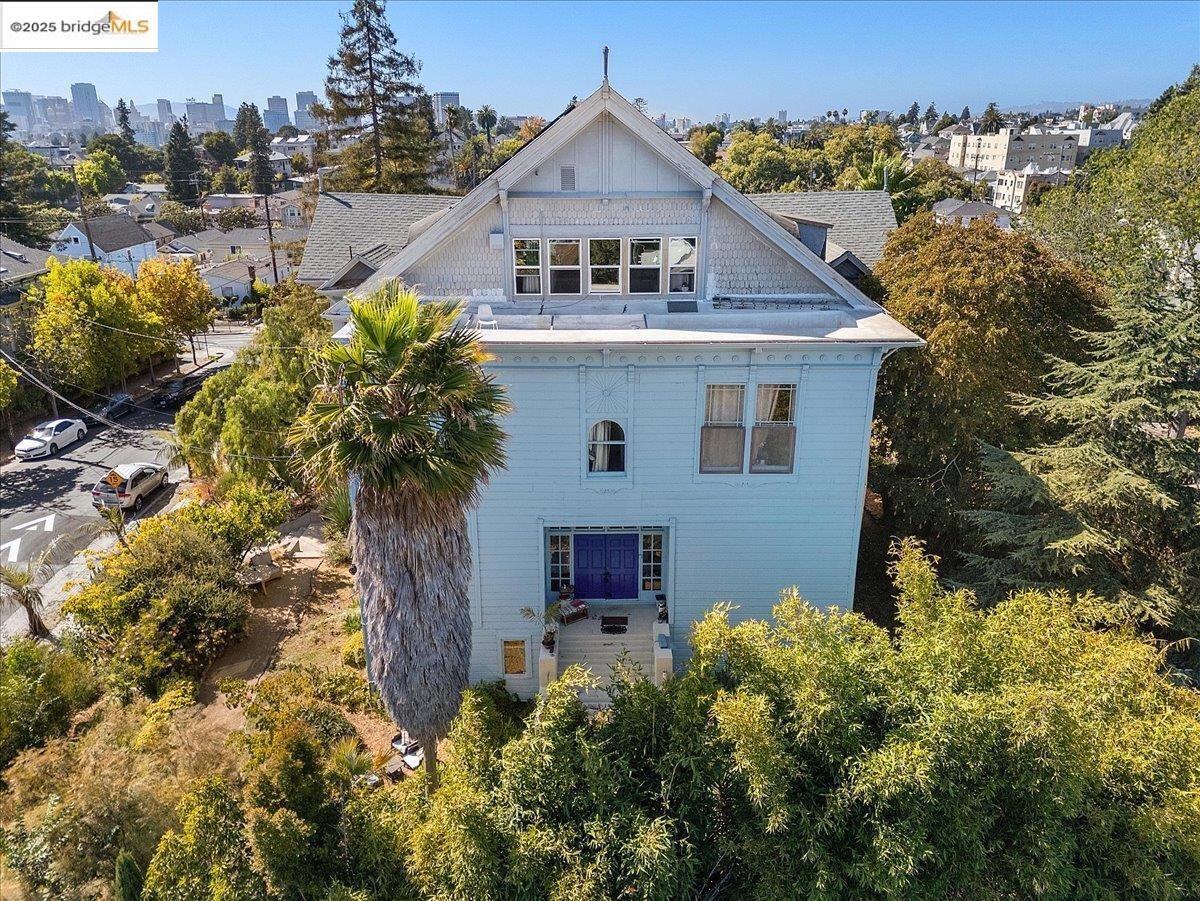 Detail Gallery Image 16 of 23 For 1218 E 21st St, Oakland,  CA 94606 - 19 Beds | 9 Baths
