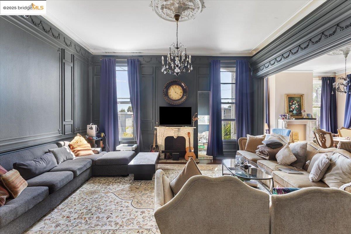 Detail Gallery Image 7 of 23 For 1218 E 21st St, Oakland,  CA 94606 - 19 Beds | 9 Baths