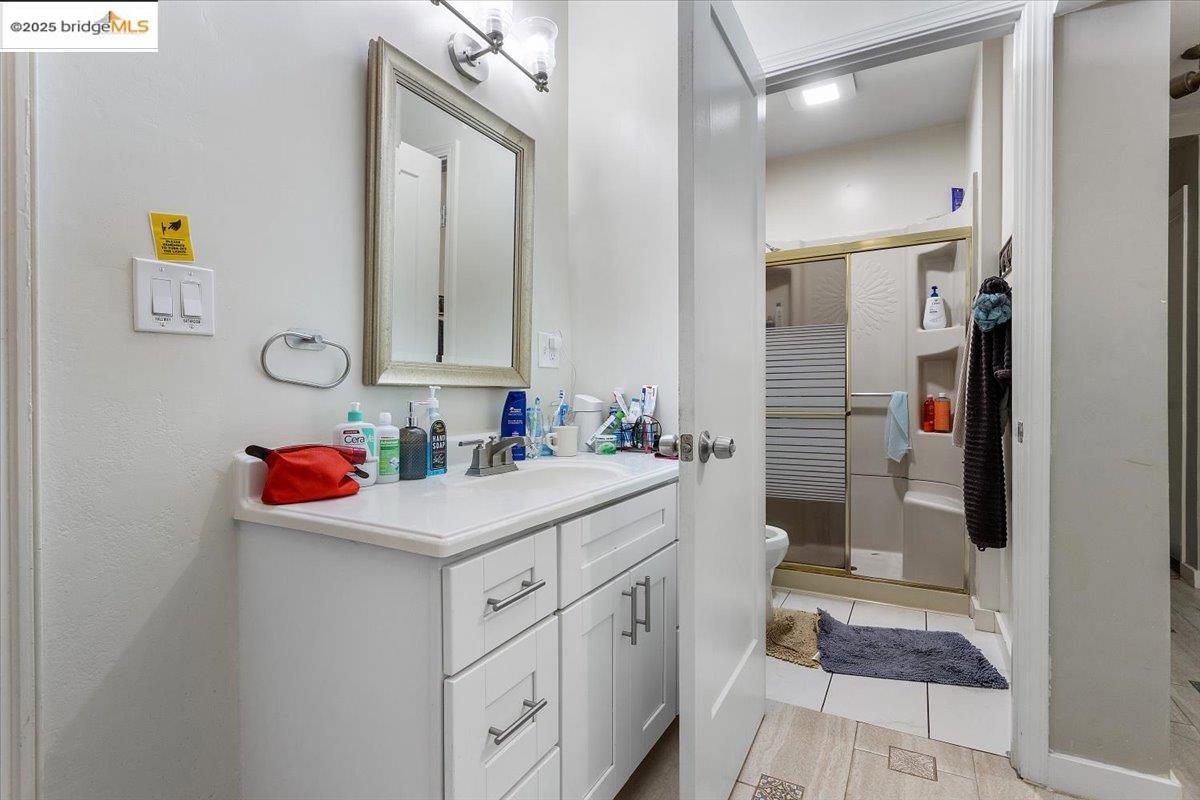Detail Gallery Image 10 of 23 For 1218 E 21st St, Oakland,  CA 94606 - 19 Beds | 9 Baths