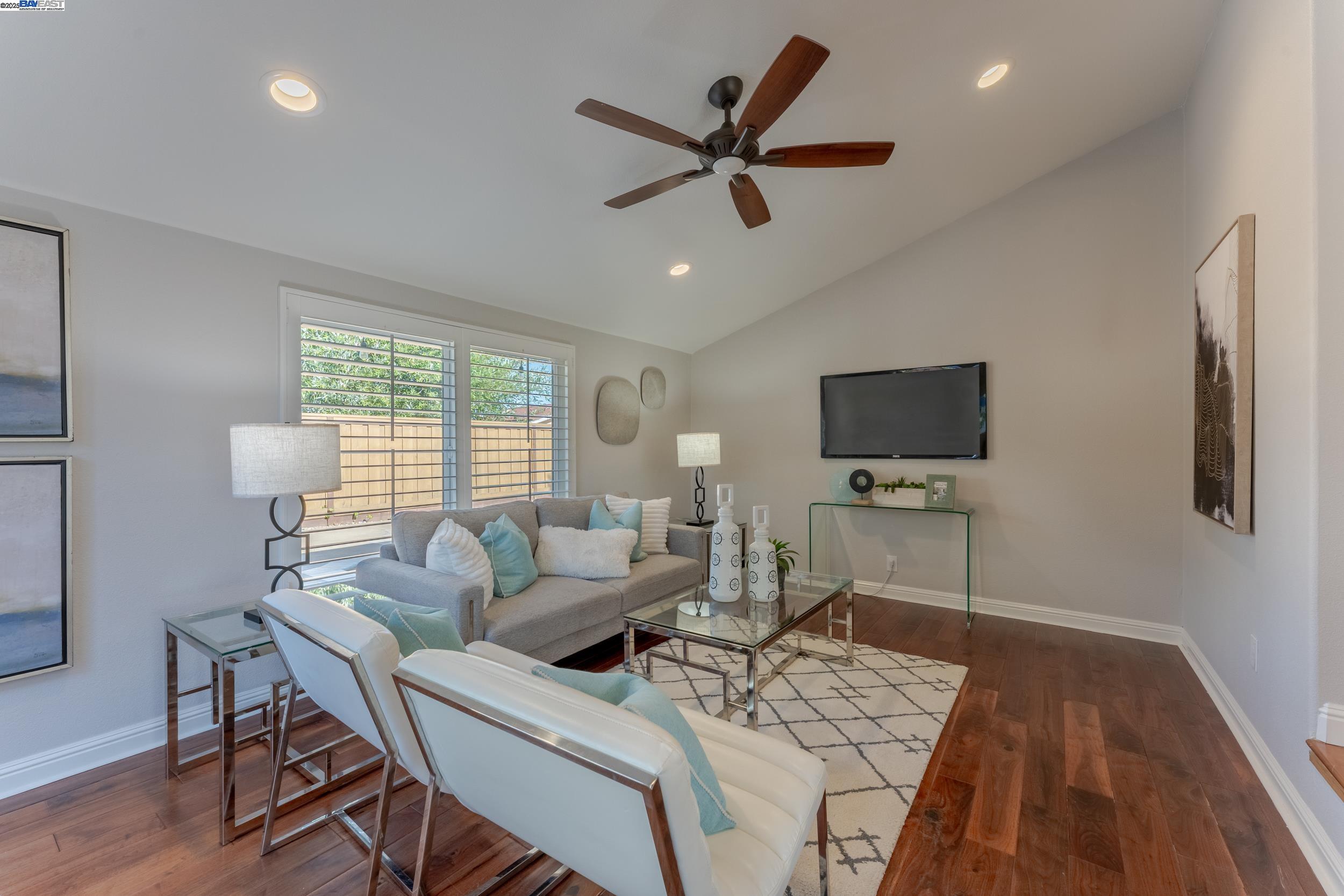 Detail Gallery Image 13 of 28 For 1376 Vintner Way, Pleasanton,  CA 94566 - 3 Beds | 2 Baths