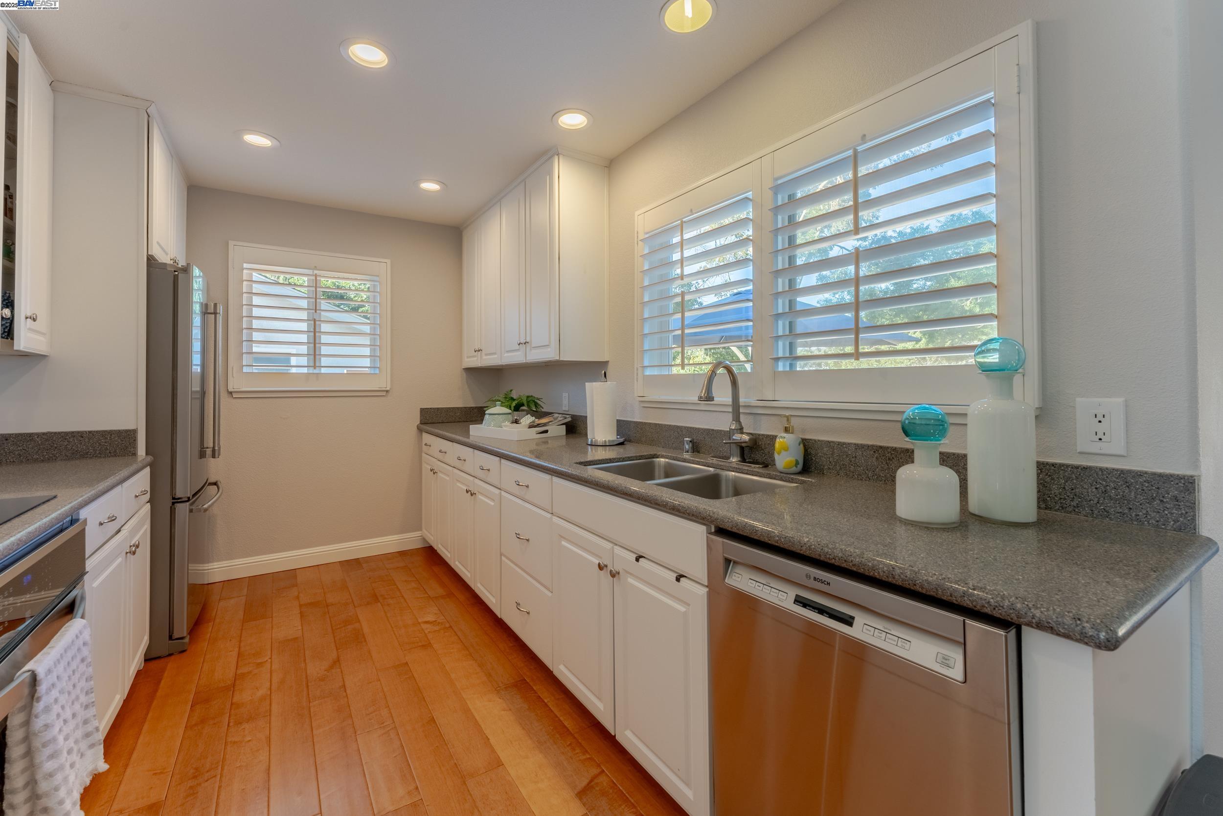Detail Gallery Image 9 of 28 For 1376 Vintner Way, Pleasanton,  CA 94566 - 3 Beds | 2 Baths